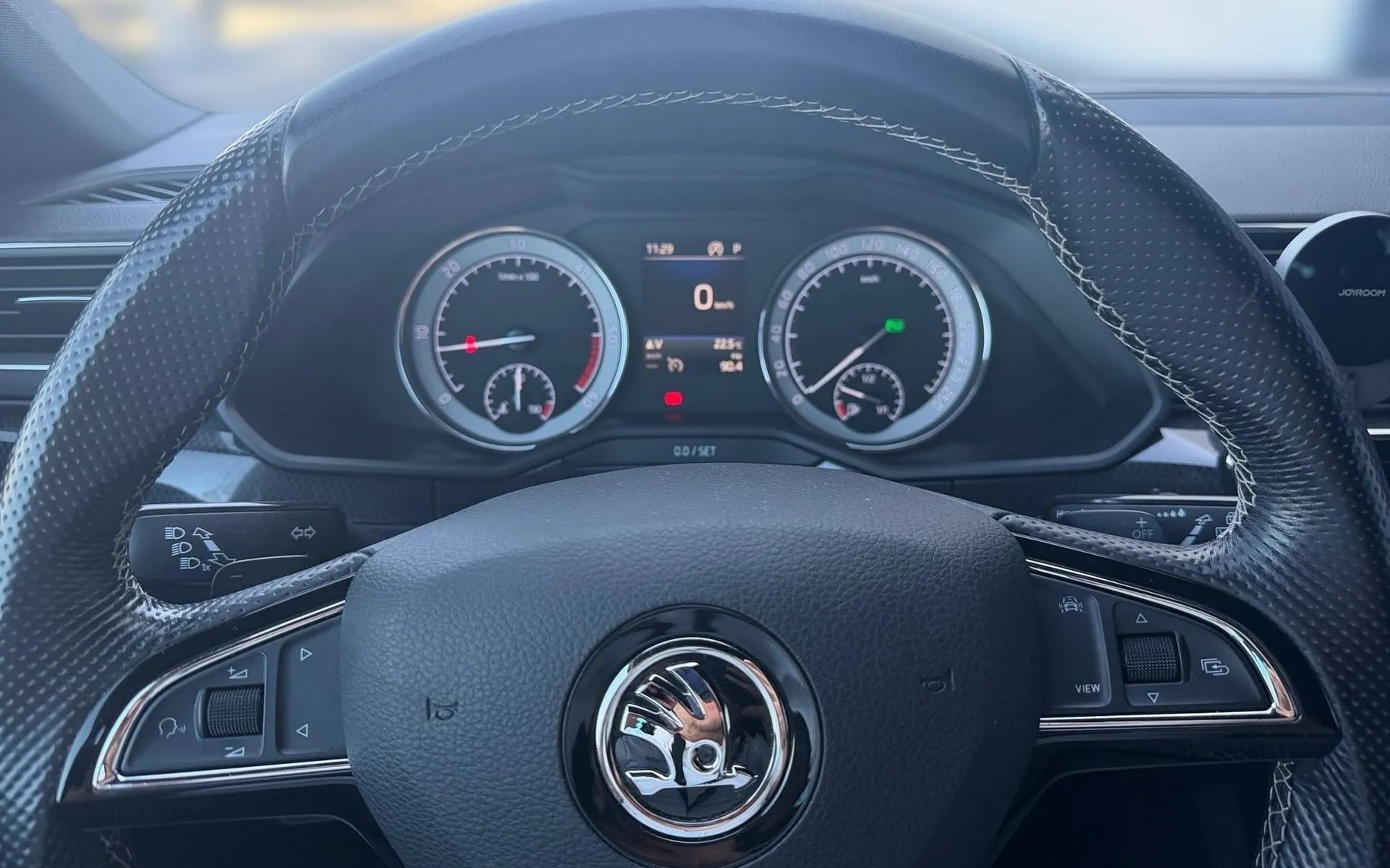 Notranja slika - Škoda Superb - Combi 2.0 TDI Sportline DSG - 8