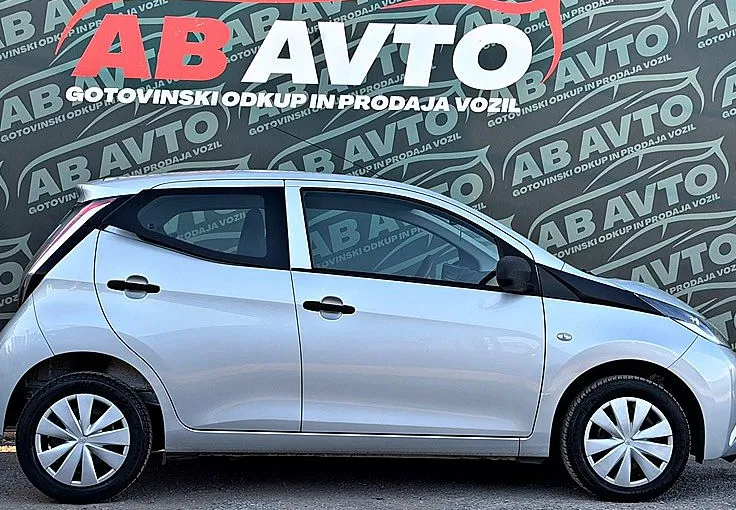 Zunanja slika - Toyota Aygo - 1.0 VVT-i x KLIMA+BT TEL+SERVO+BREZ POLOGA+UGODNO - 4