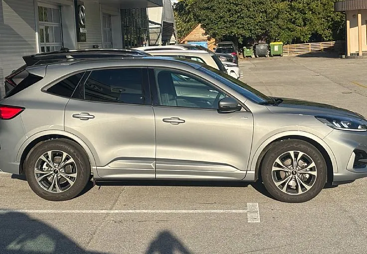 Zunanja slika - Ford Kuga - 1.5 EcoBoost ST-Line. 1.lastnik. vlečna kljuka. - 3