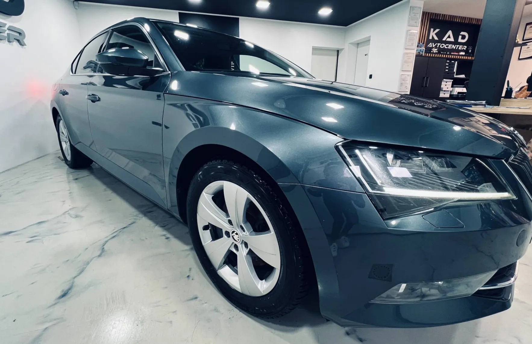 Zunanja slika - Škoda Superb - 2.0 TDI Ambition 110 kW...LIMO... - 3