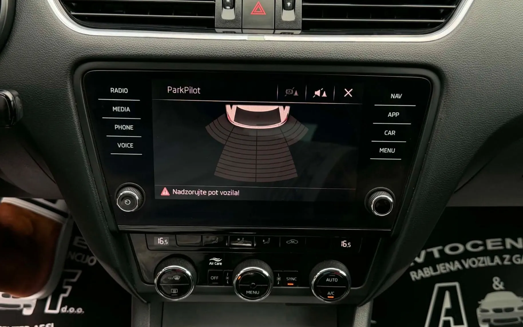 Notranja slika - Škoda Octavia - 1.6 TDI-DSG-LED-NAVI-LIZING ZA TUJCE-TEMPOMAT- - 12