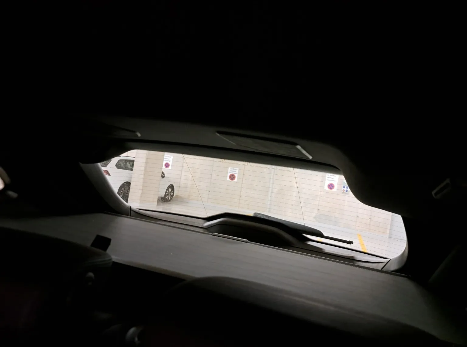 Notranja slika - BMW Serija 3 - 320d xDrive Touring M Sport Avt. - 8