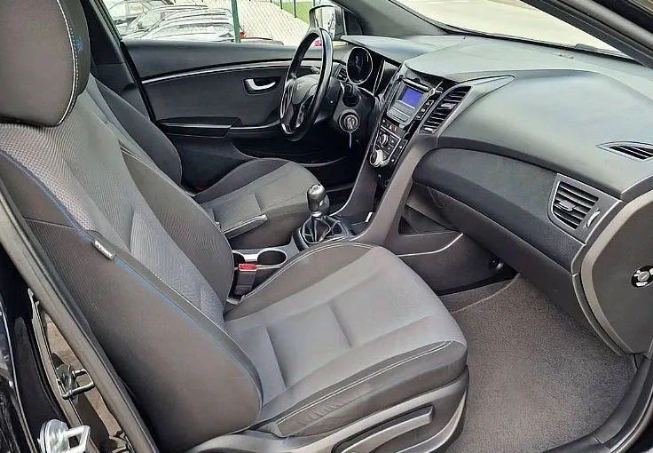 Zunanja slika - Hyundai i30 Wagon - 1.6 CRDI 81KW COMFORT LEPO OHRANJEN - 7