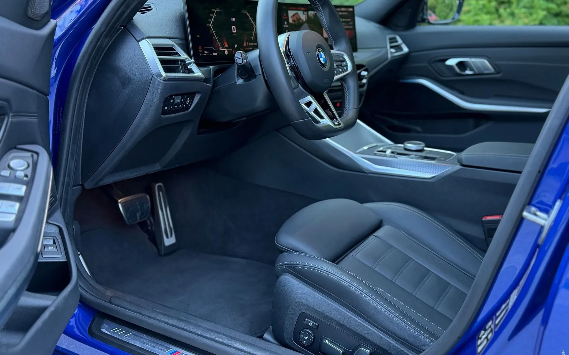 Notranja slika - BMW serija 3 Touring: - M340i xDrive|Pano|Adaptive|360kam|NOV MODEL LCI II - 8
