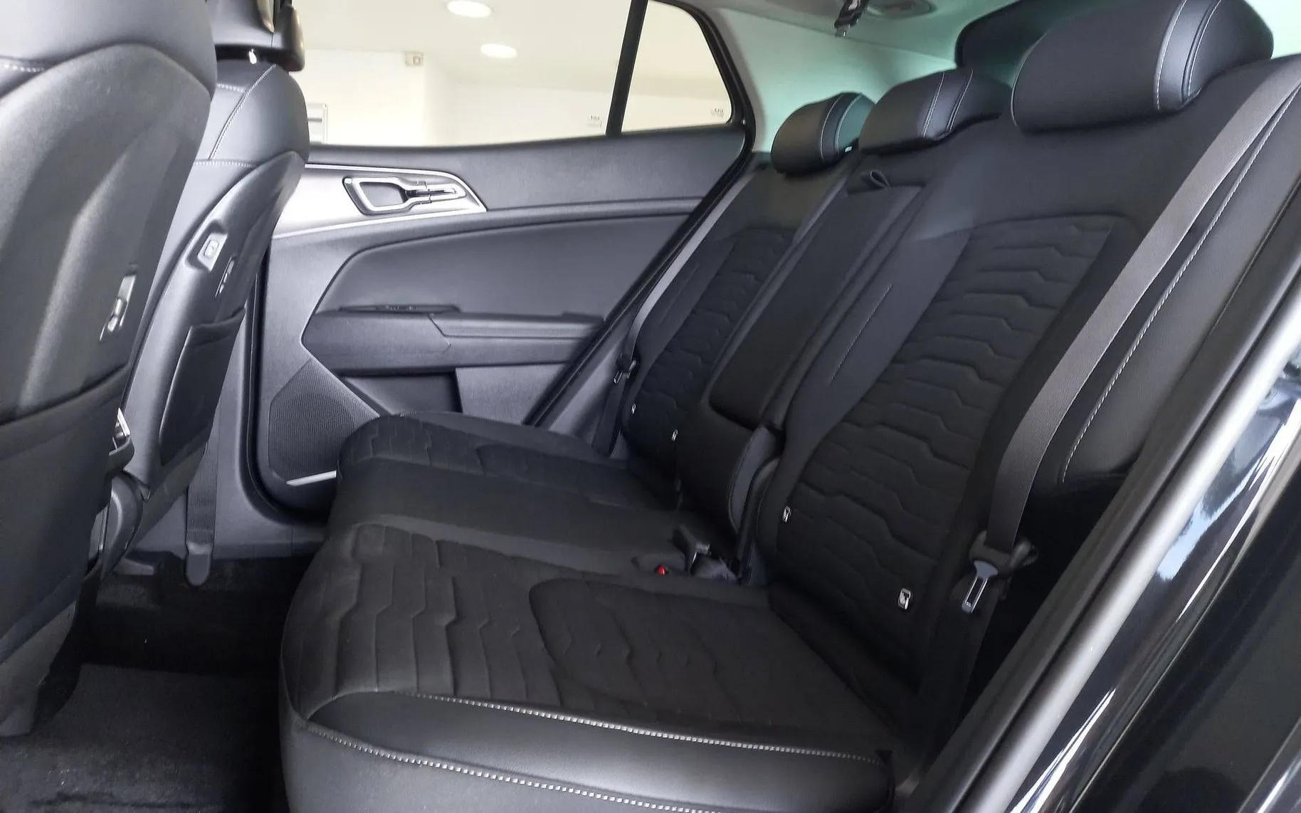 Notranja slika - KIA Sportage - 1.6 T-GDi 110kW EX Style 7-DCT - 16
