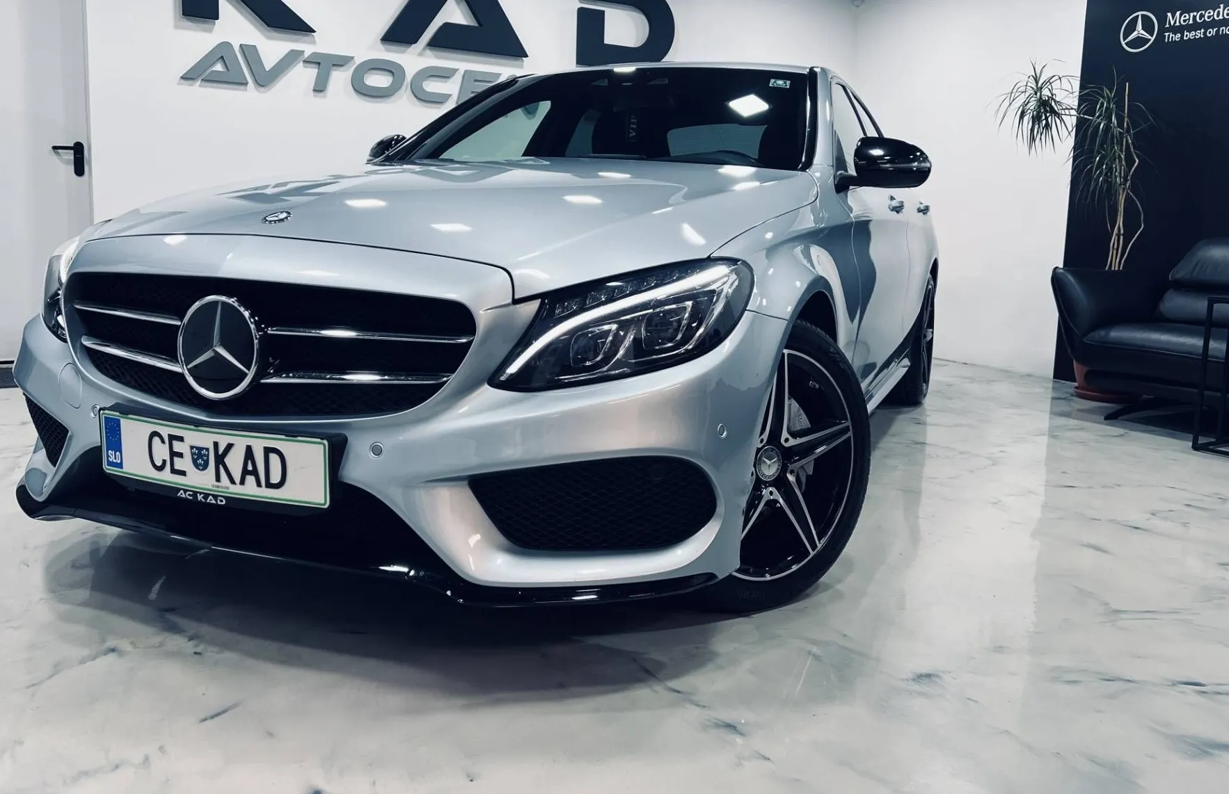 Zunanja slika - Mercedes-Benz C-Razred - C 220 d AMG LINE - KAMERA-LED-NAVI-GRETJE HLAJEN.. - 1