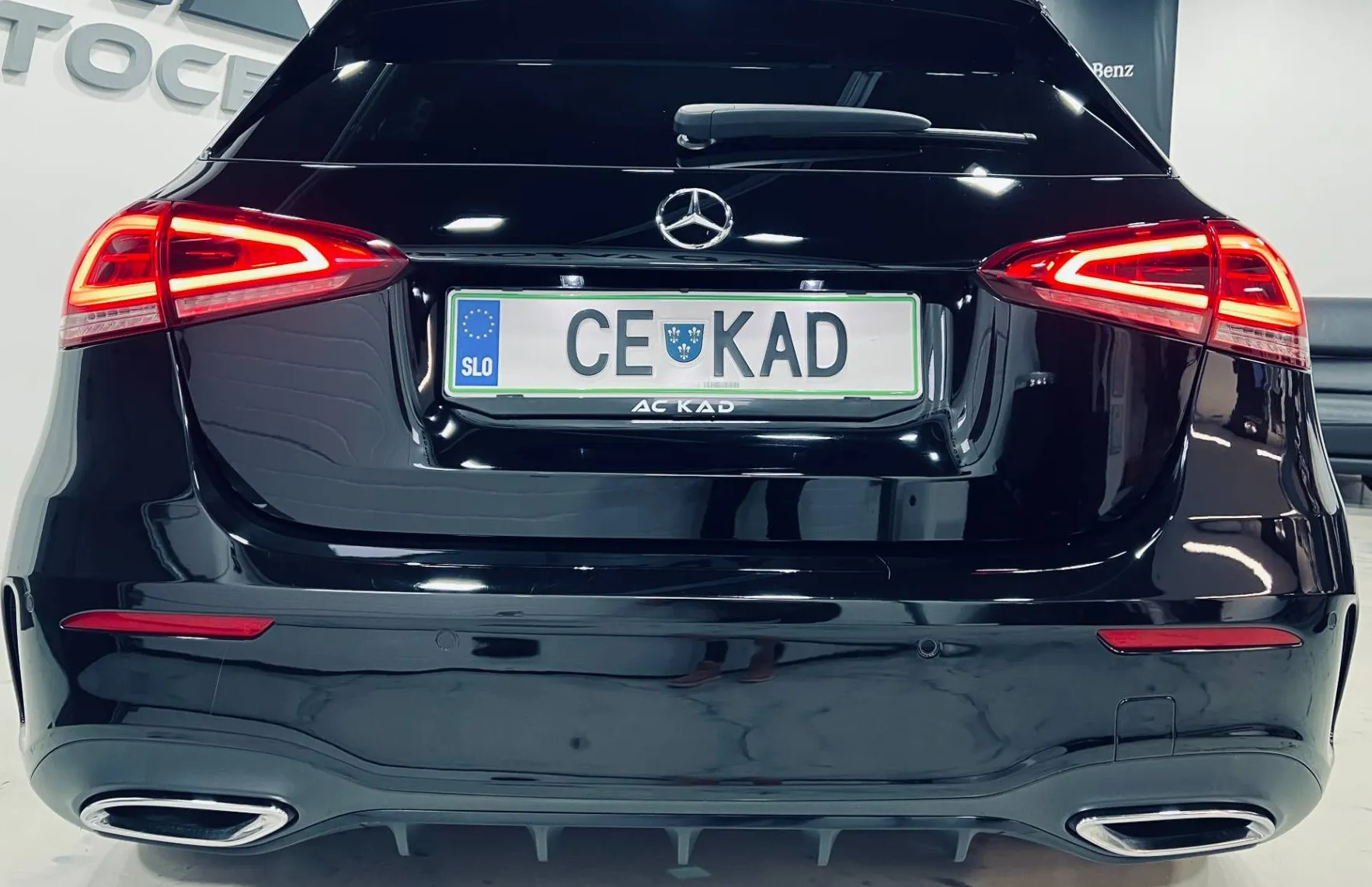 Zunanja slika - Mercedes-Benz A-Razred - A 180 AMG NAVI-GRETJE-LED-PDC-ACC... - 5