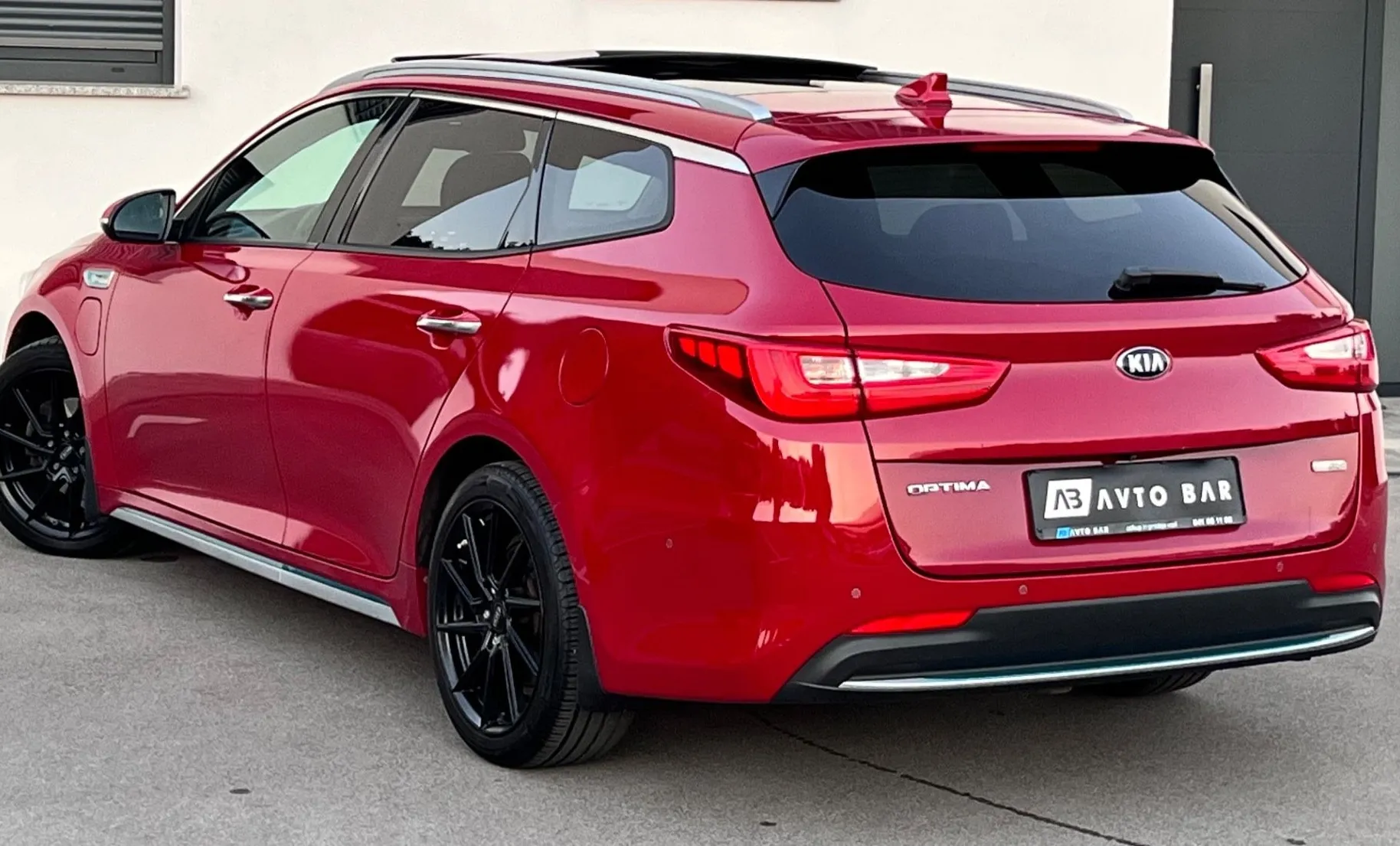 Notranja slika - KIA Optima - 2.0 PHEV+ACC+LAS+MRTVI KOT+PANORAMA+HI-FI - 8