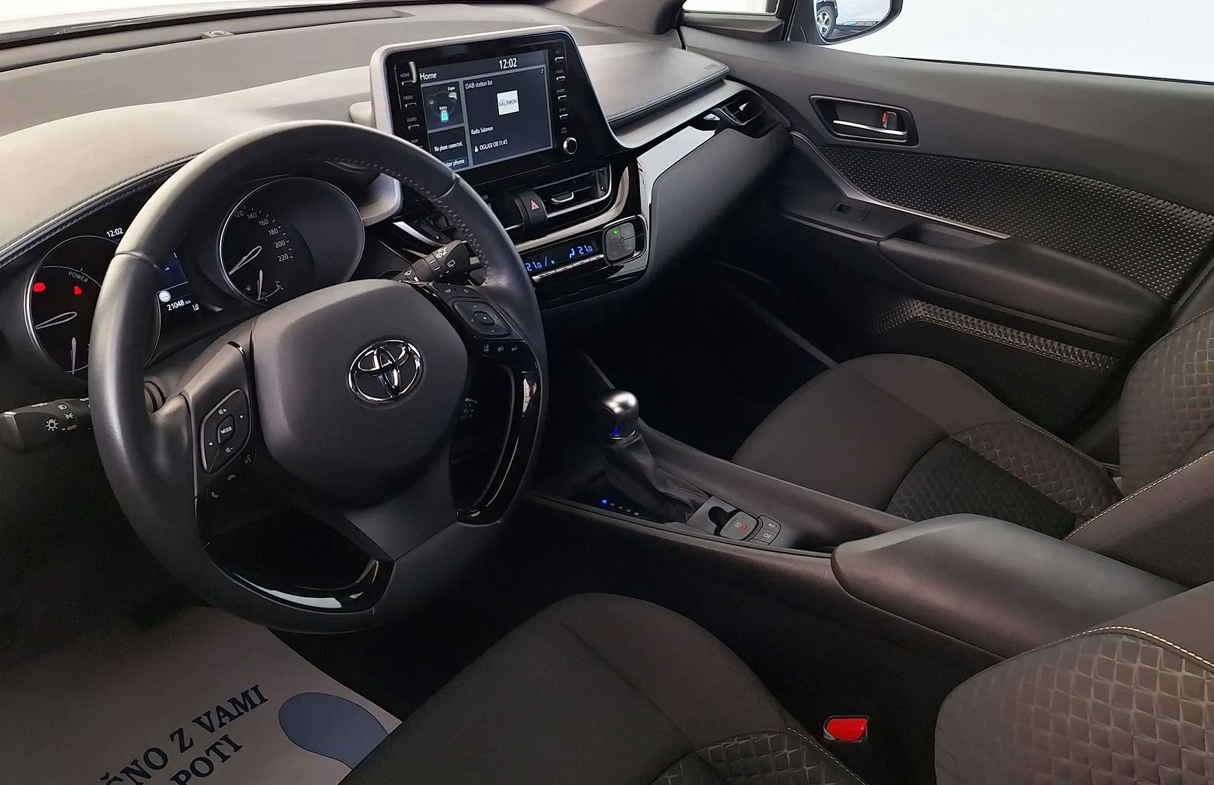 Zunanja slika - Toyota C-HR - 1.8 Hybrid C-ENTER Smart Bi-Tone - 11