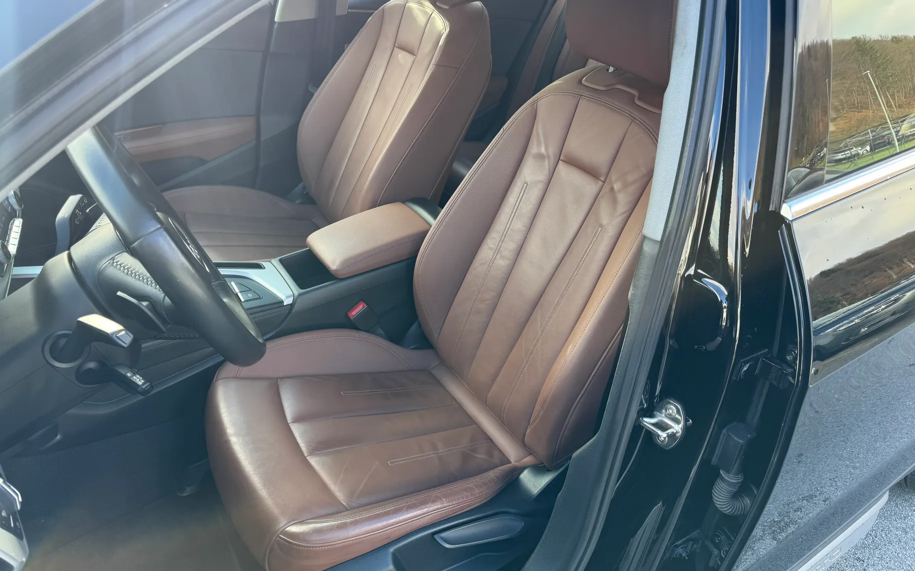 Notranja slika - Audi A4 - Avant 35 TFSI (Basis) S tronic - 11