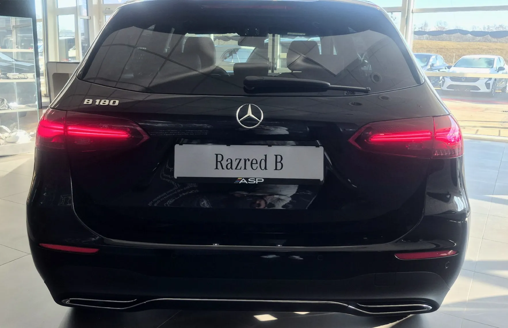 Zunanja slika - Mercedes-Benz B-Razred - B 180 DCT - 6
