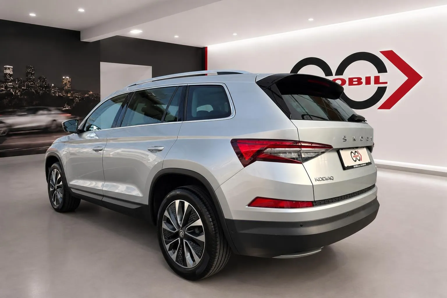 Notranja slika - Škoda Kodiaq - 4x4 2.0 TDI Ambition Tour DSG - Matrix.virtual.ACC - 7
