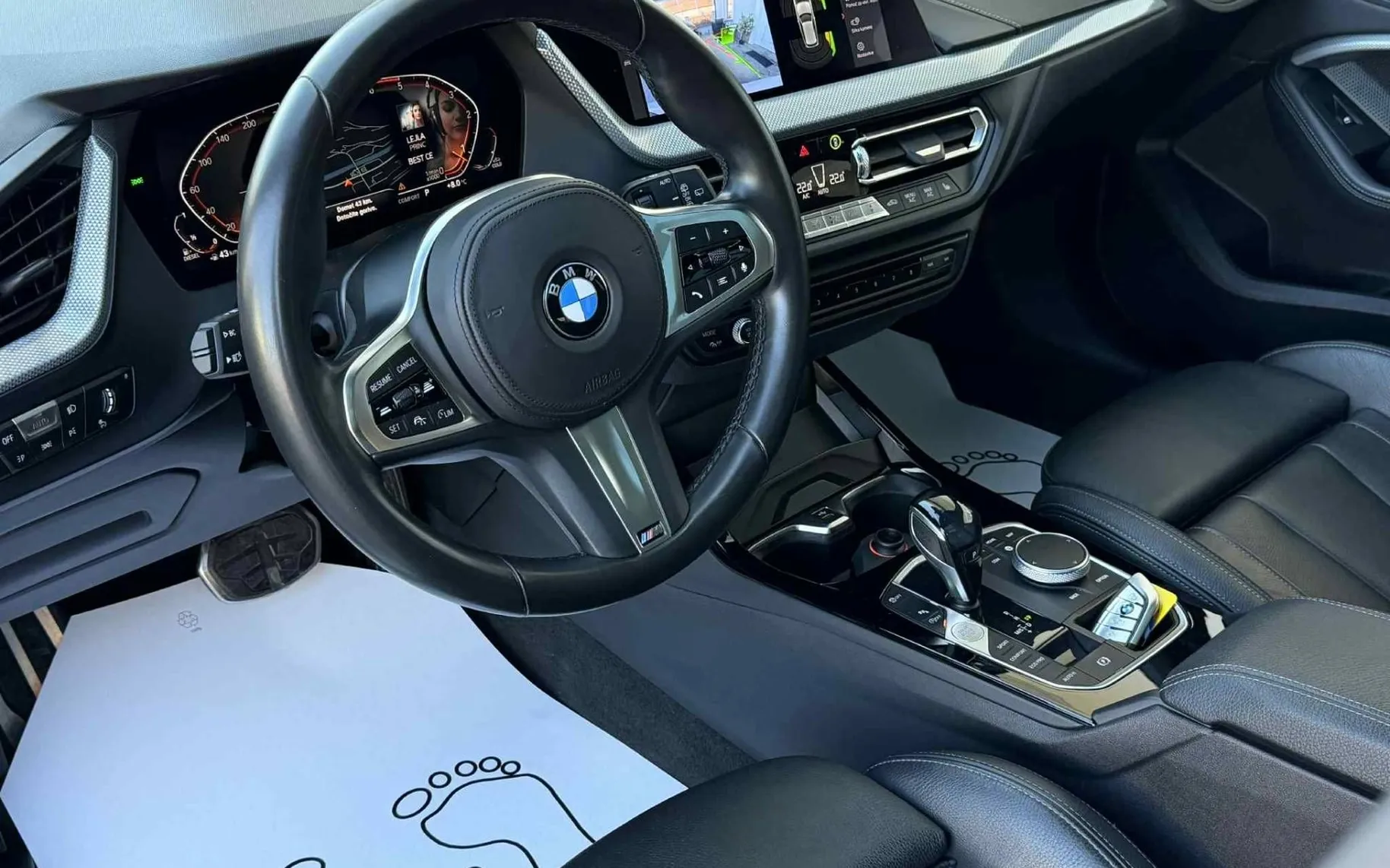 Notranja slika - BMW serija 1: - 118D•AUT•M PAKET•VIRTUAL•PANO•ACC•KEYLESS•KAMERA•. - 8