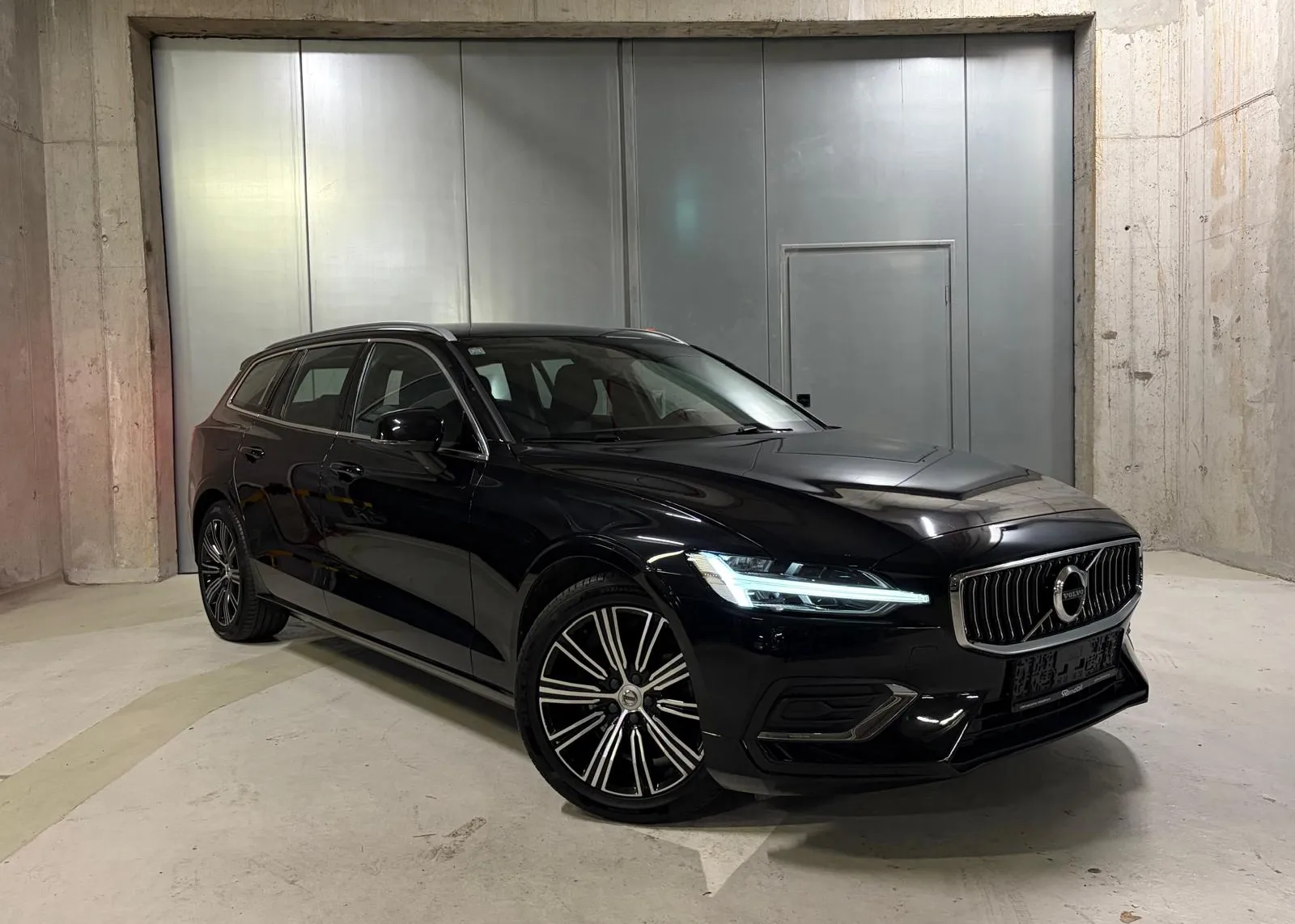 Zunanja slika - Volvo V60 - B4D Inscription Avt. - 3