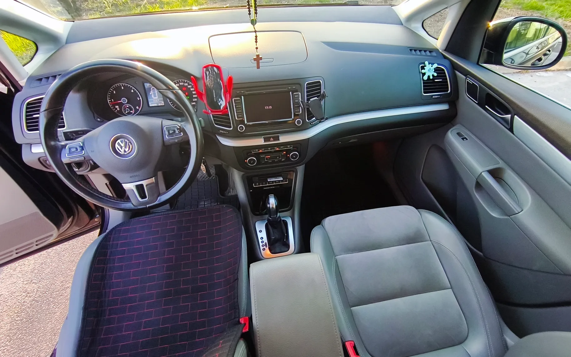 Notranja slika - VW Sharan - 2,0 TDI BlueMotion Technology Highline DSG - 11