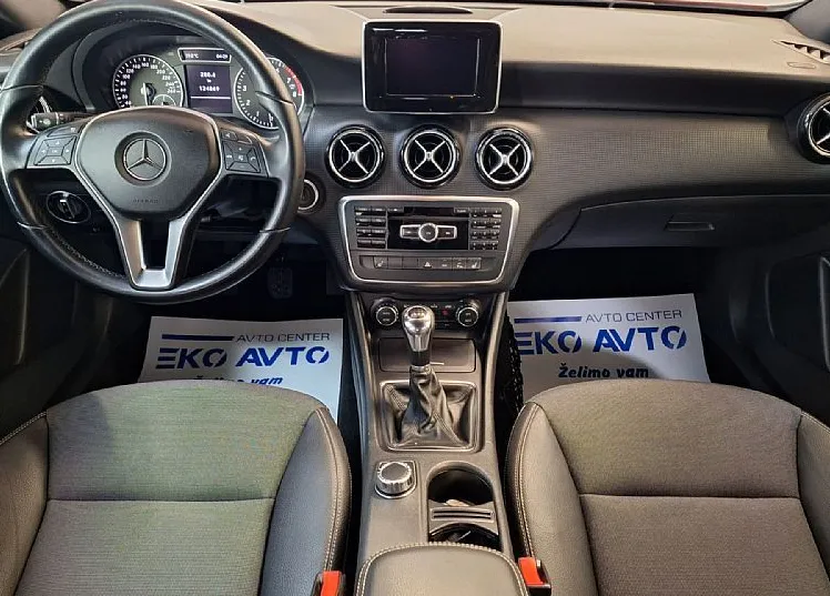 Zunanja slika - Mercedes-Benz A-Razred - A 180 ALU 19-NAVI-PDC-LED-SAMO 124000KM-KOT NOV-G - 12