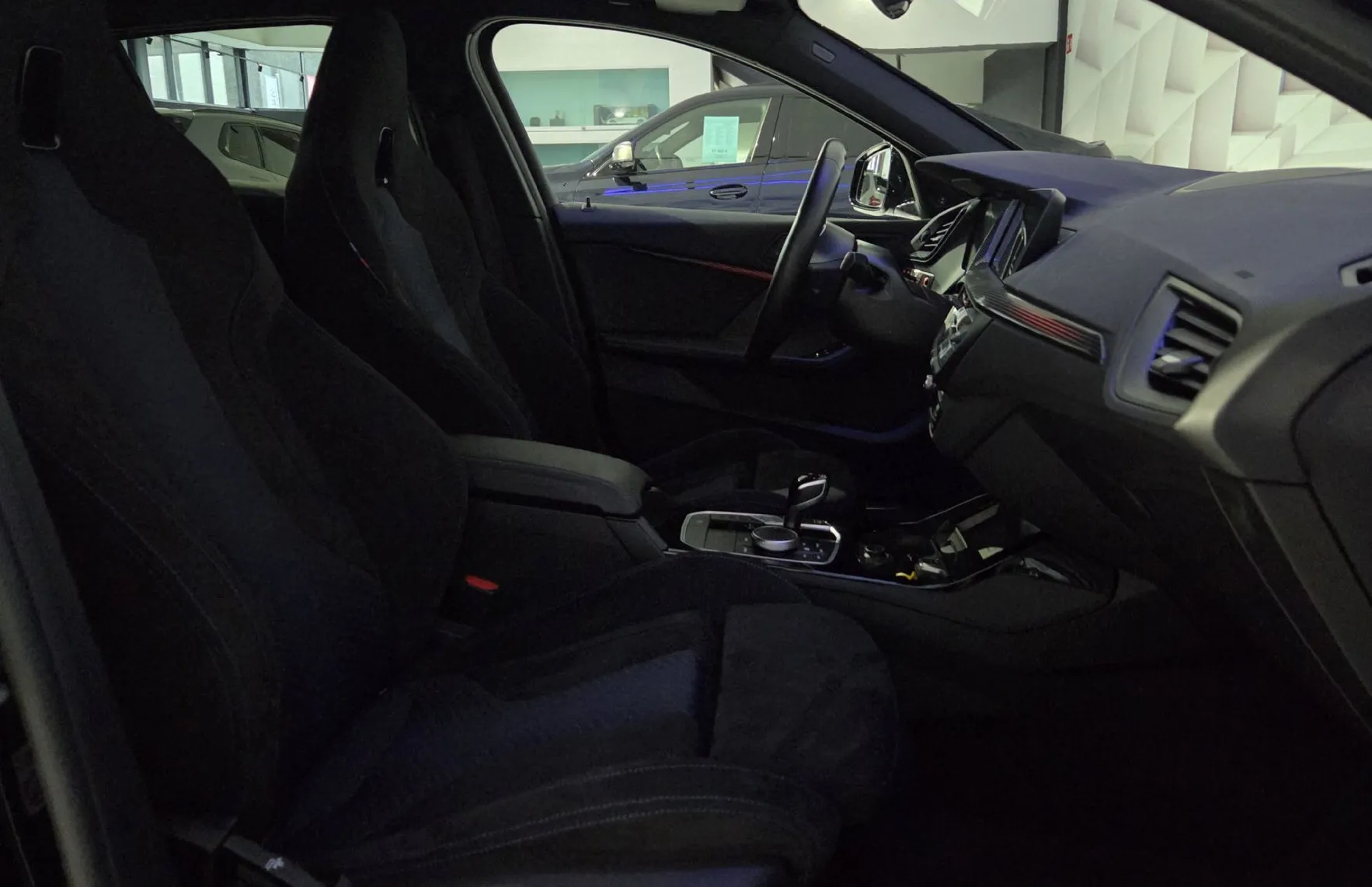 Zunanja slika - BMW Serija 1 - : 118i-M.SPORT-LANE-HARMAN-LED-AMBIENT. - 10