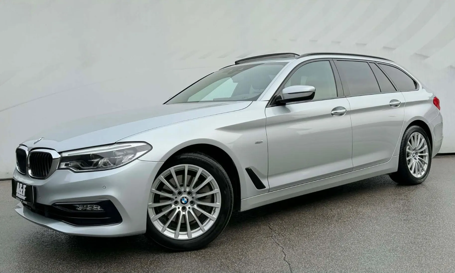 Zunanja slika - BMW Serija 5 - Touring: 520d-AUT-SPORT-FUL LED-LIZING ZA TUJCE-PANORAMA - 1