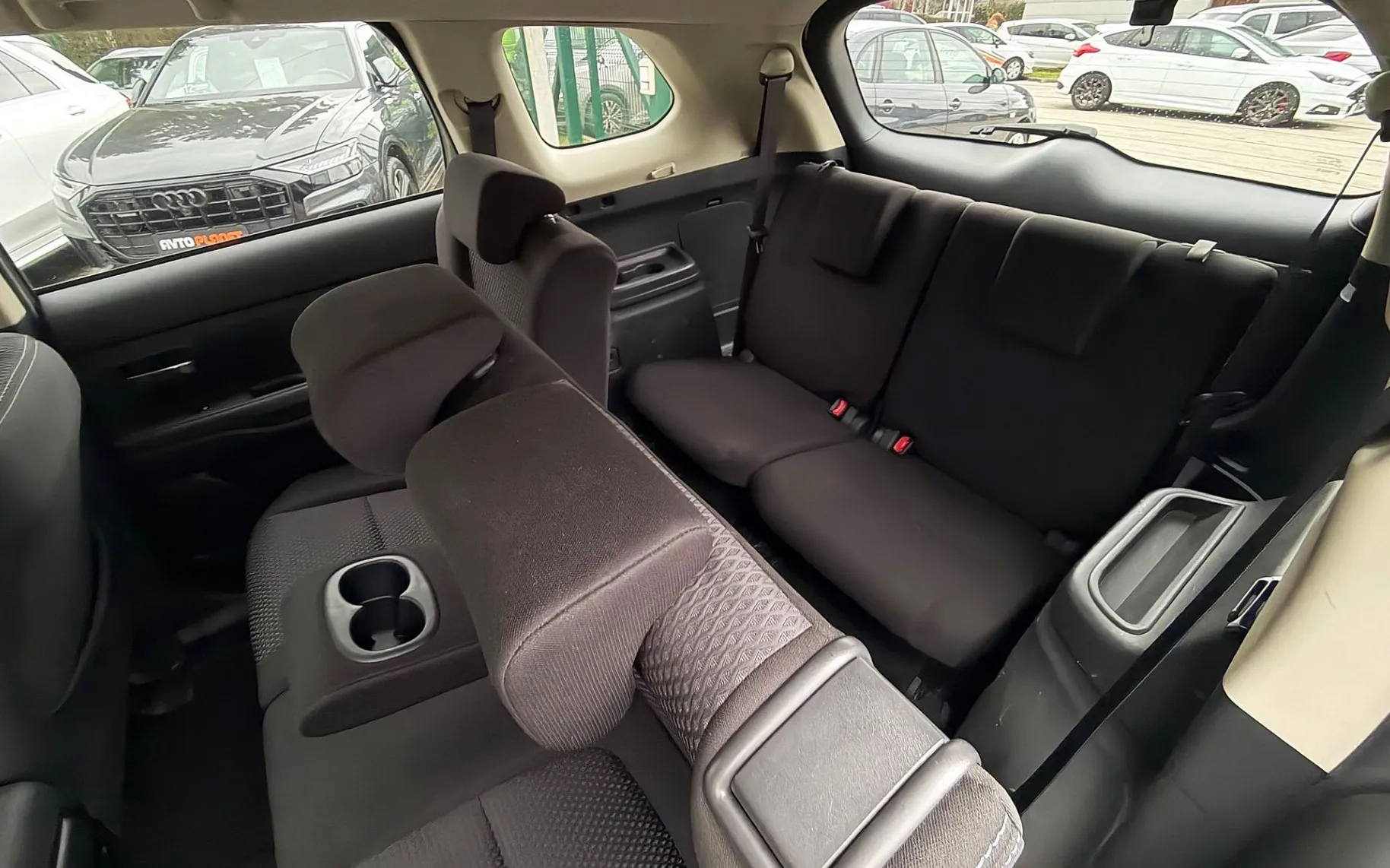 Zunanja slika - Mitsubishi Outlander - 2.2 DI-D 4WD AUT INSTYLE 7SEDEŽEV XENON ACC KAMERA - 20