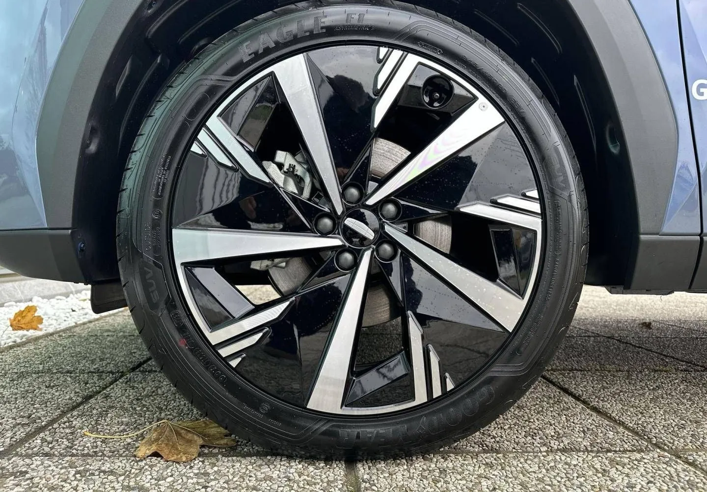Notranja slika - Geely StarRay - 2.0 8A T AWD GF - 9