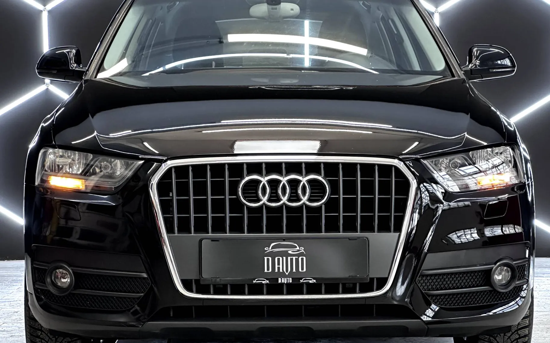 Zunanja slika - Audi Q3 - 1.4 TFSI 110  150  ODLIČEN - 2
