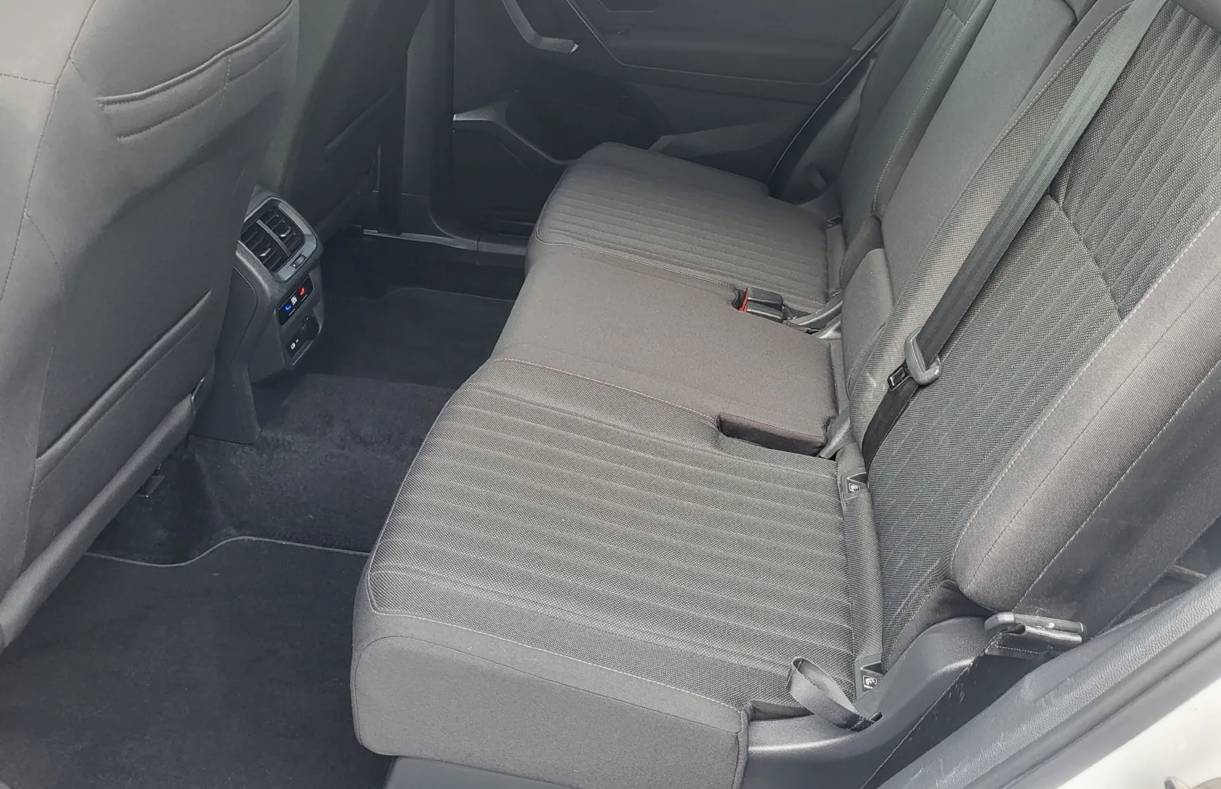 Zunanja slika - Volkswagen Tiguan Allspace - 2.0 TDI DSG1last-acc-radar-pdc-alu-navi-Head-up - 17