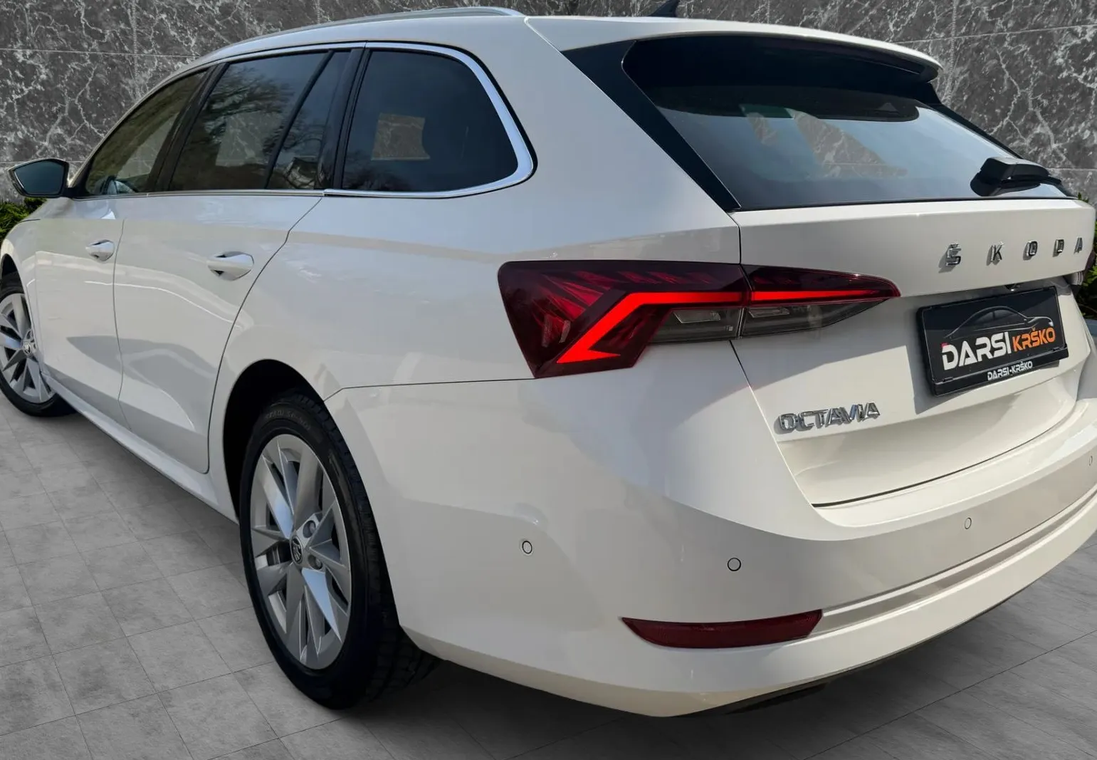Zunanja slika - Škoda Octavia - 2.0TDI Style DSG 150PS MATRIX ACC PRIKLOP ALU17 - 3