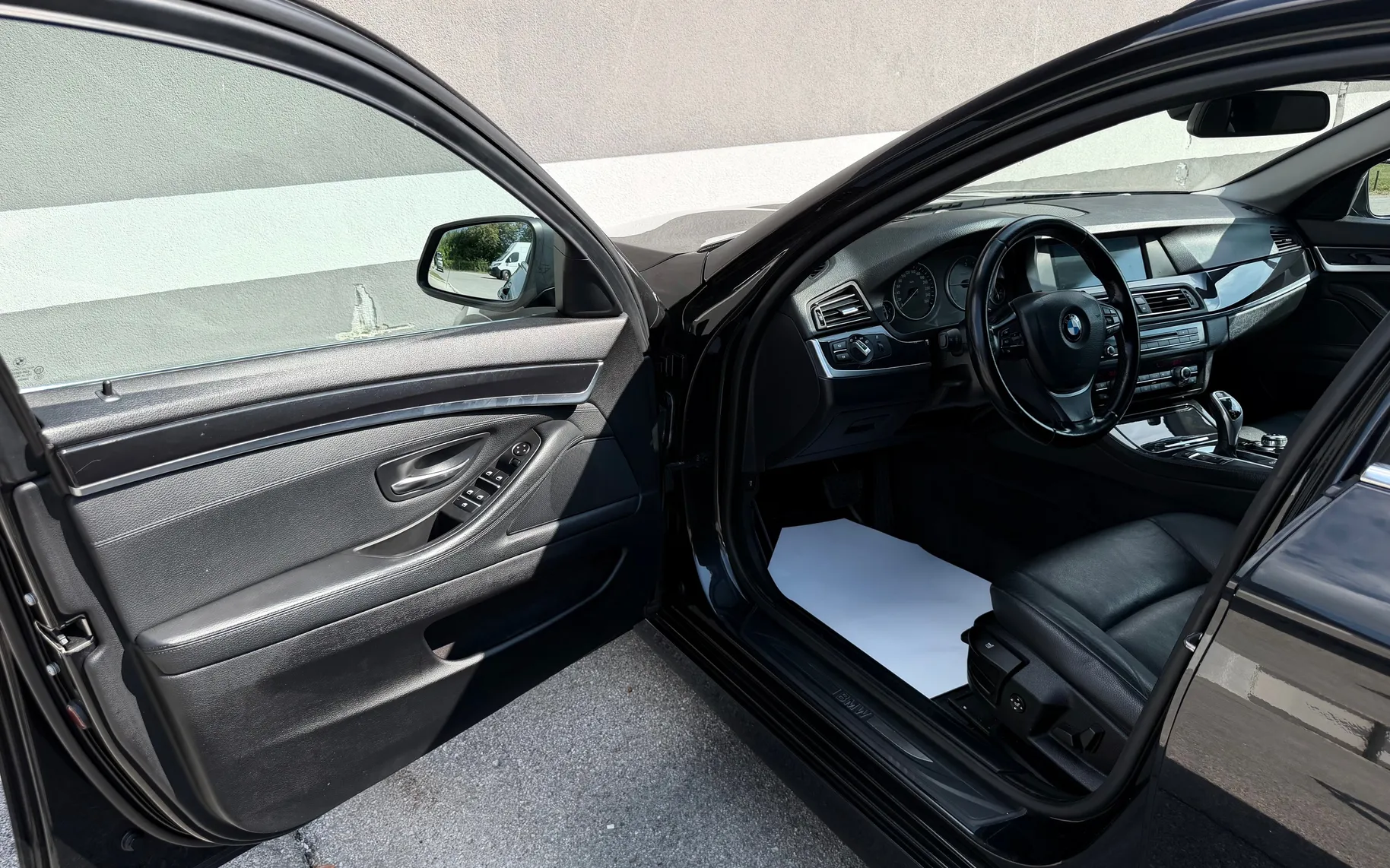 Zunanja slika - BMW Serija 5 - 520D AUT. 2.LASTNIK GRETJE SED. NAVI - 10