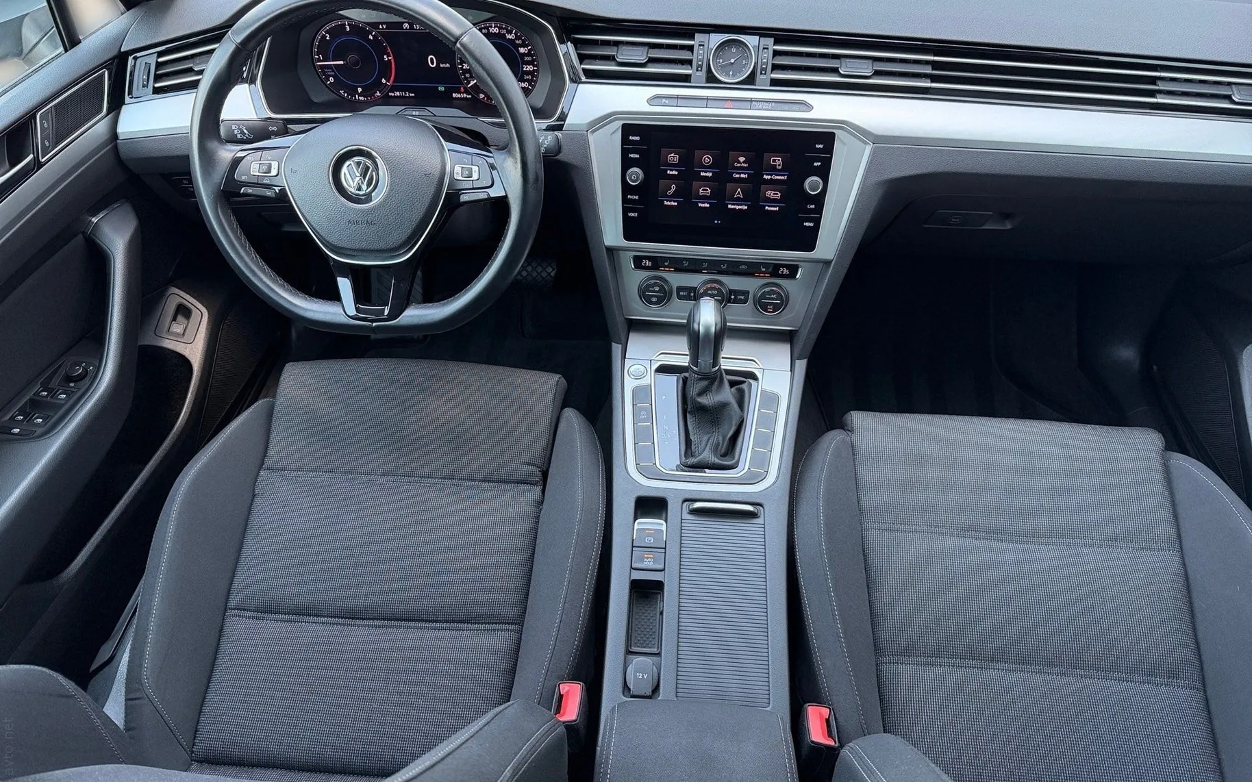 Notranja slika - Volkswagen Passat Variant - 2.0 TDI BMT Connect DSG-SLO-ACC-PDC-Vzvr.kamera... - 10