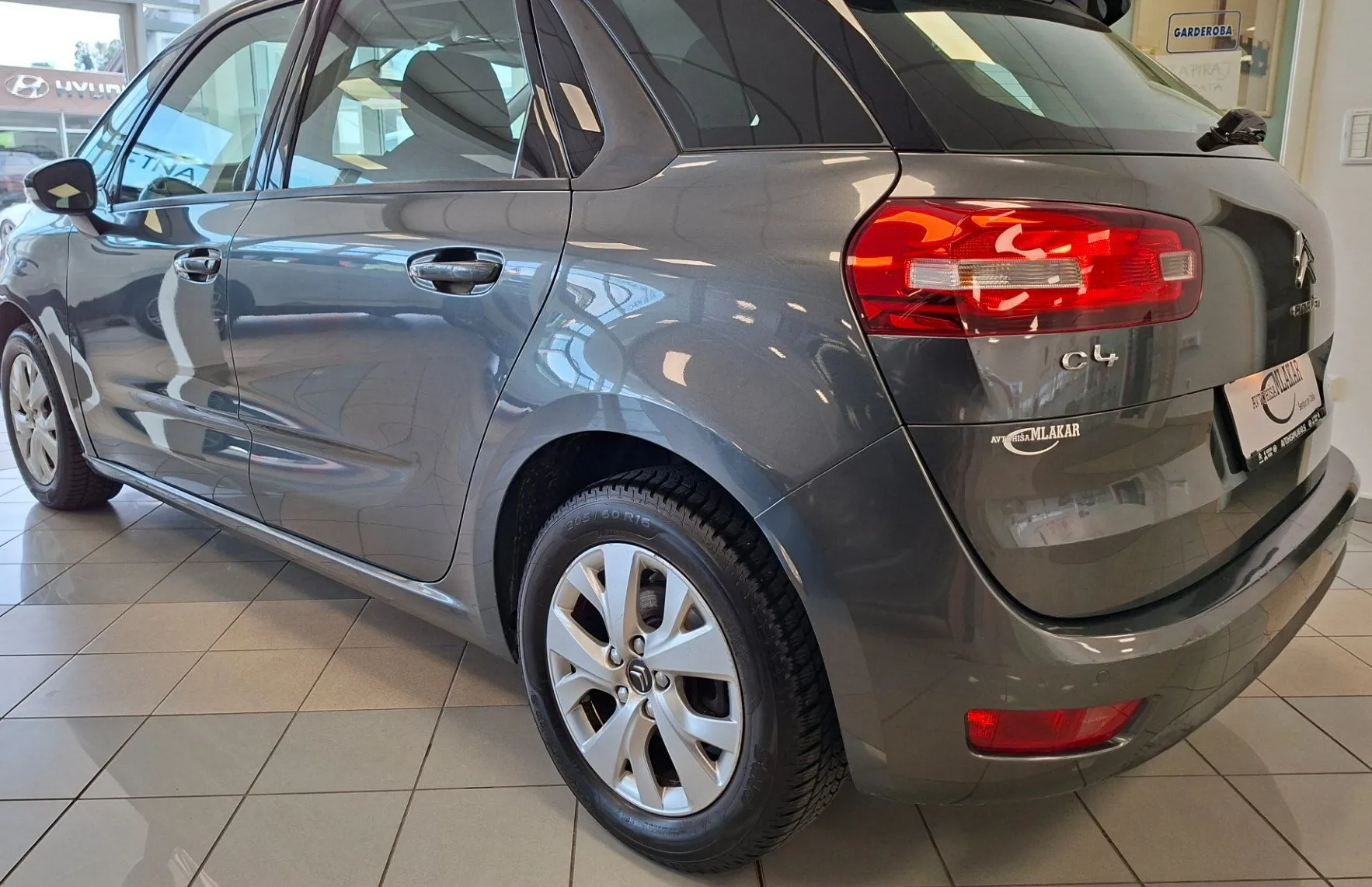 Zunanja slika - Citroën C4 - Picasso 1.6 e-HDi Exclusive-HITRI KREDIT-ODLIČEN- - 3