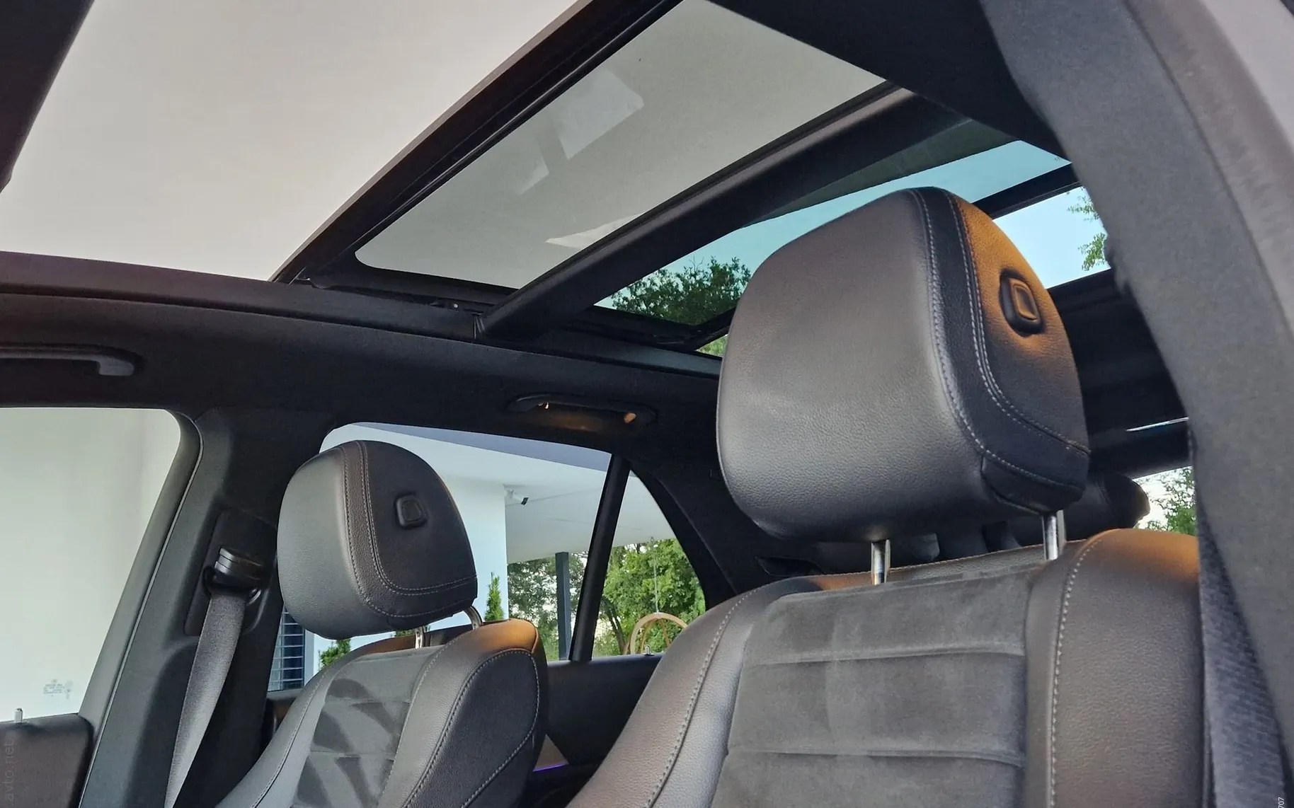 Notranja slika - Mercedes-Benz GLE-Razred - 300D-4MATIC-AMG-PANORAMA-ZRAČNO-360KAMERE-21COL - 11