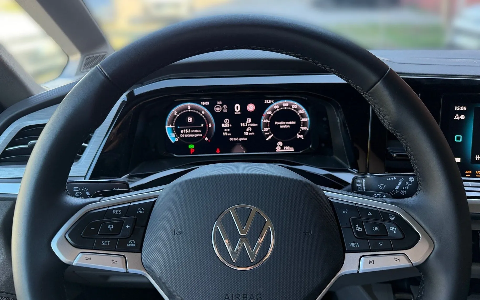 Notranja slika - Volkswagen Multivan - T7 2.0 TDI L2 Edition DSG | 8 sedežev - 8
