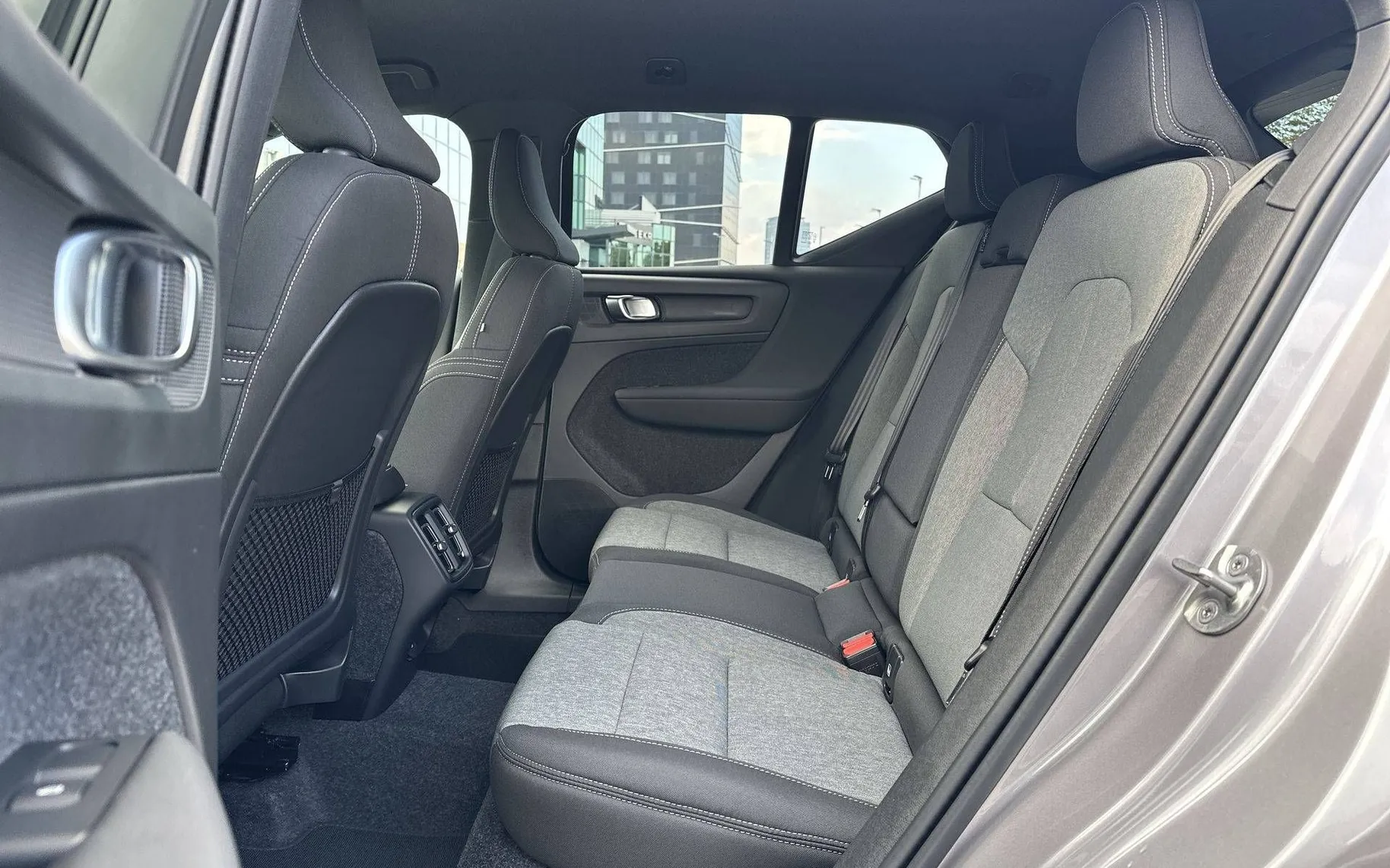 Notranja slika - Volvo XC40 - B3 P Plus Dark Avt. - 11