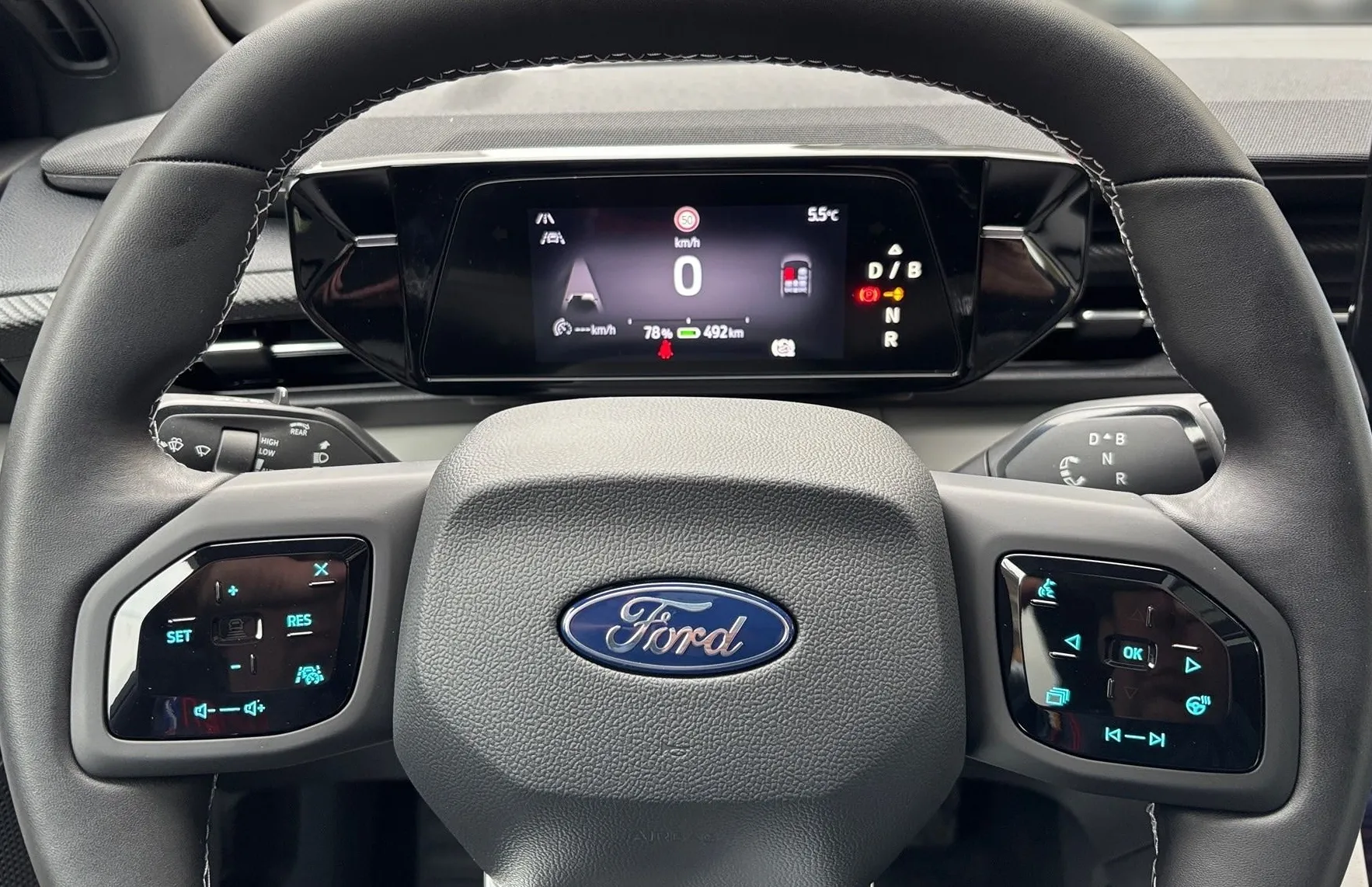 Zunanja slika - Ford Explorer - EV PREMIUM dv elektro79 kWh 250 kW AT AWD - 14