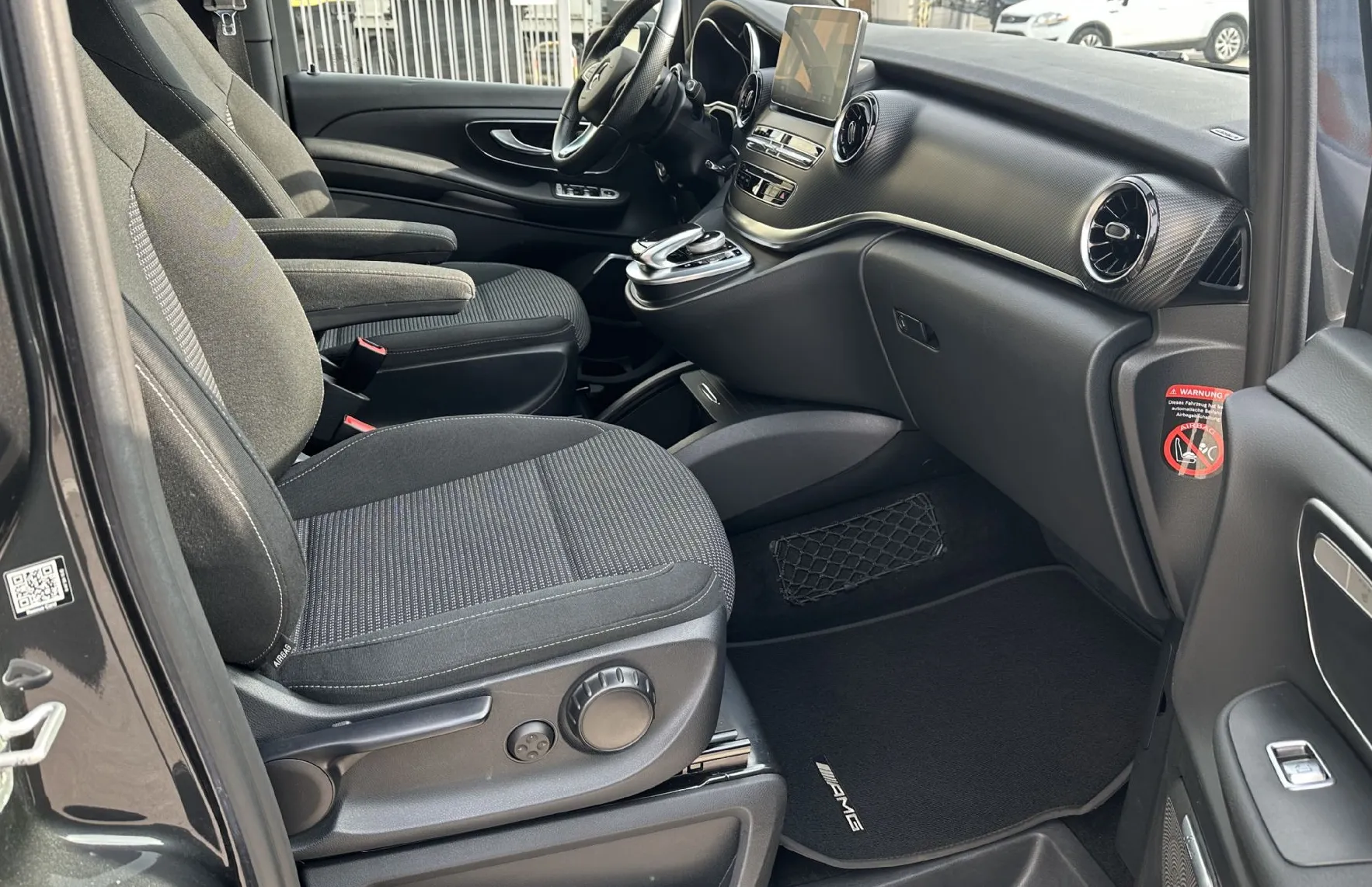 Zunanja slika - Mercedes-Benz V-Razred - V 300 d 4MATIC AMG-LINE - 12