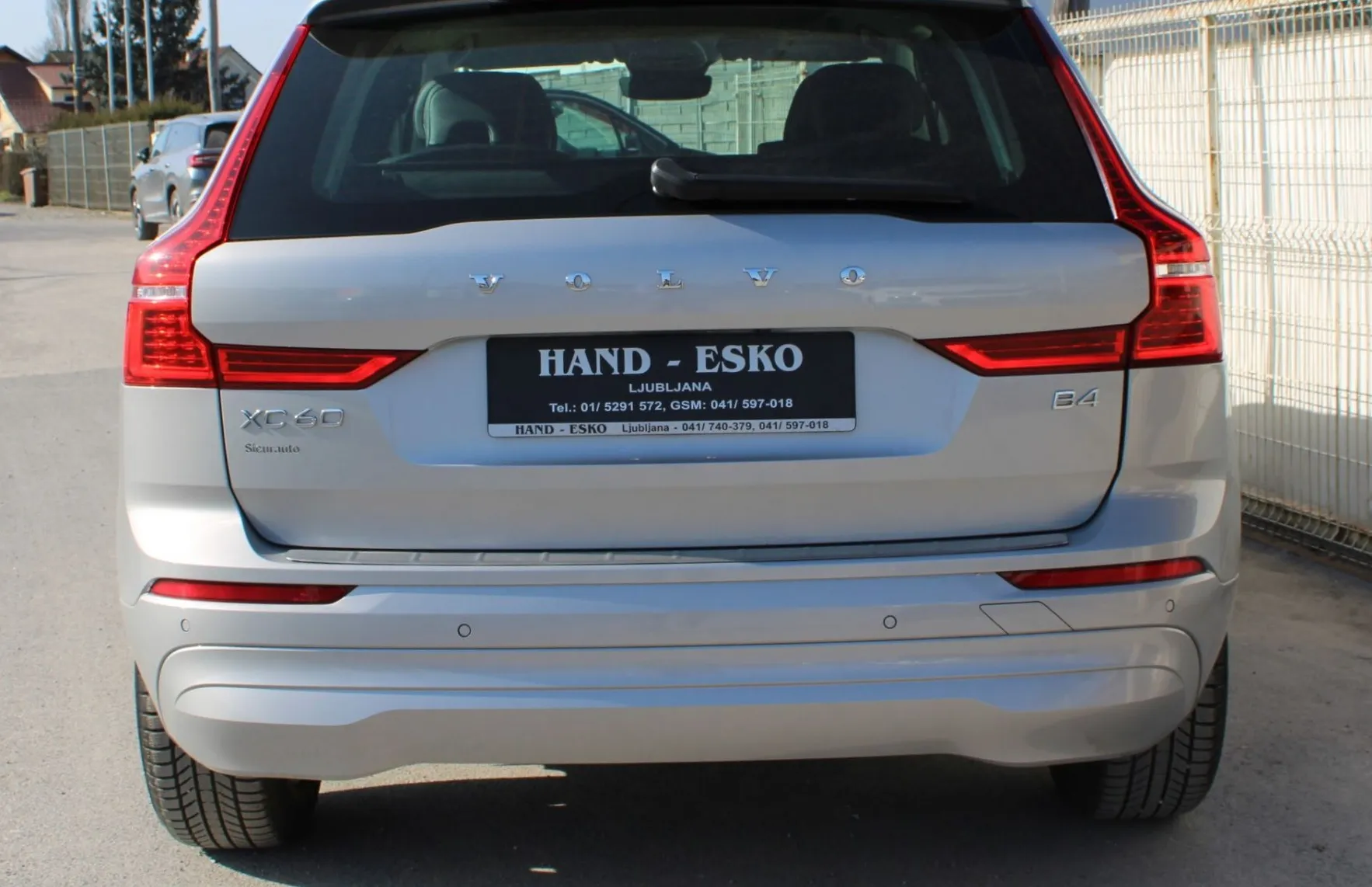 Zunanja slika - Volvo XC60 - B4D AUT Momentum -VIRTUAL-LED-KAMERA-NAVI-MEMORY - 5