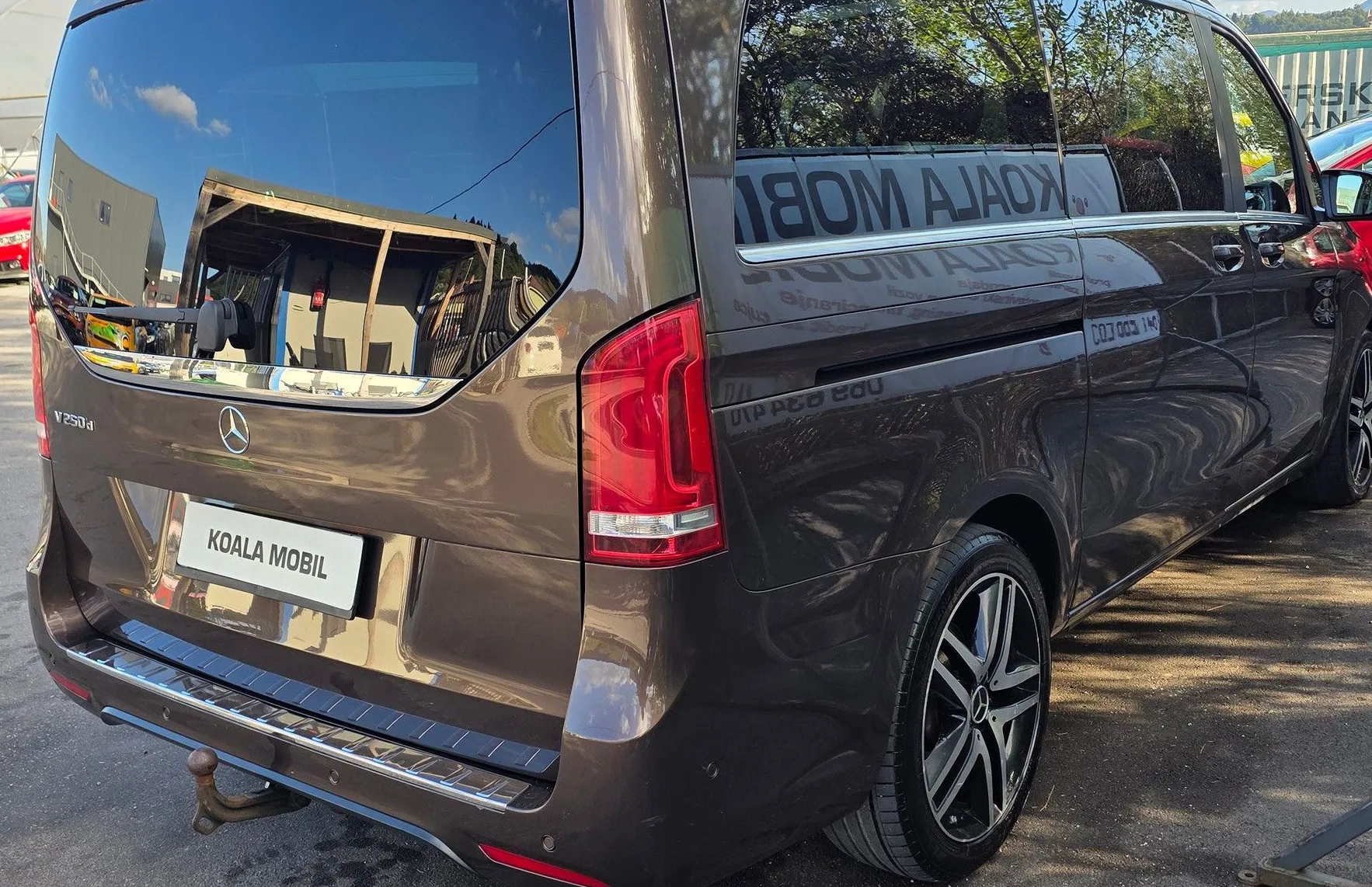 Zunanja slika - Mercedes-Benz V-Razred - V 250D 7 SEDEŽEV-LED-KAMERA-PANORAMA-ALU-ODLIČEN - 4