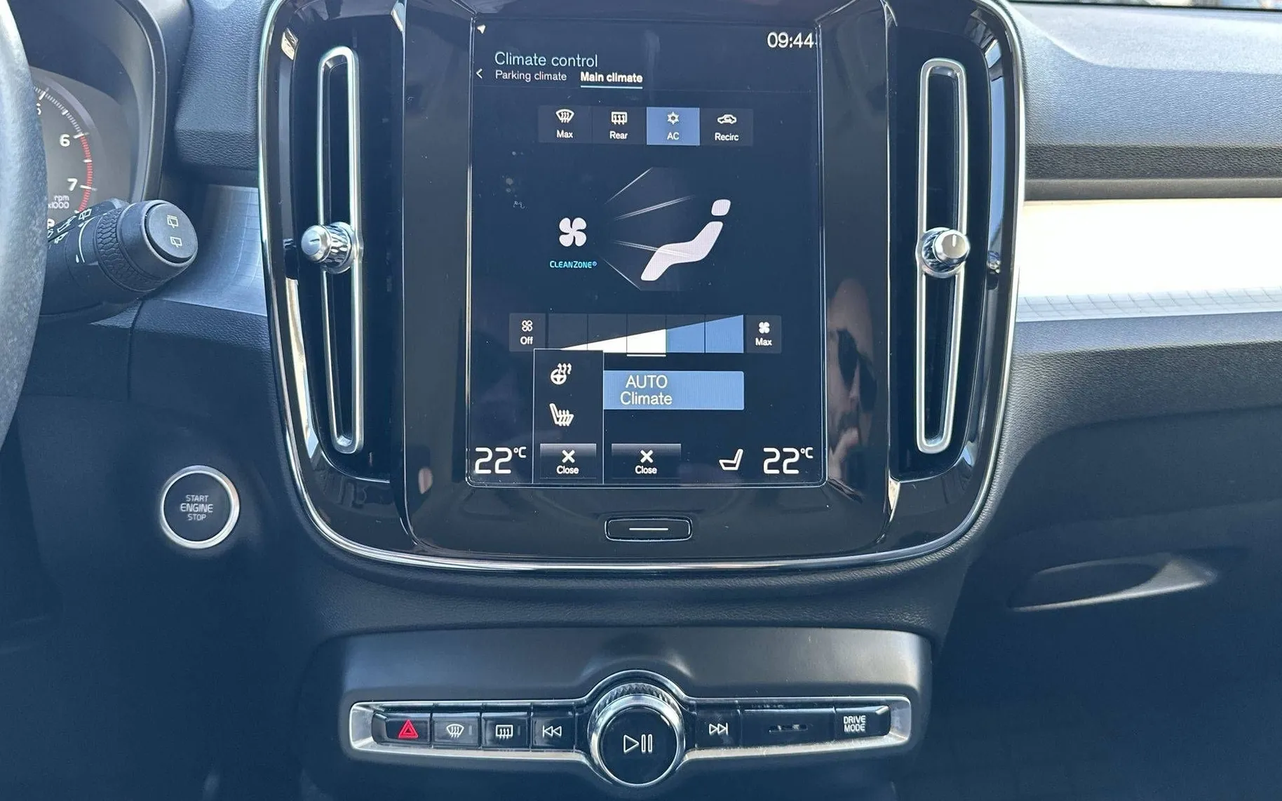 Notranja slika - Volvo XC40 - T3 Momentum Pro Avt. - 19