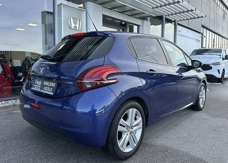 Zunanja slika - Peugeot 208 - 1.2 PureTech 82 ALLURE - 5