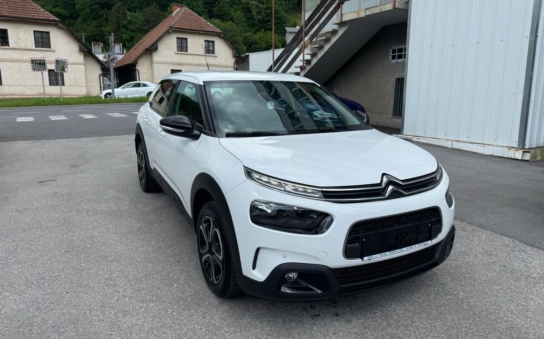 Zunanja slika - Citroën C4 - 1,2 PureTech 110 S&S - Feel Business - 3