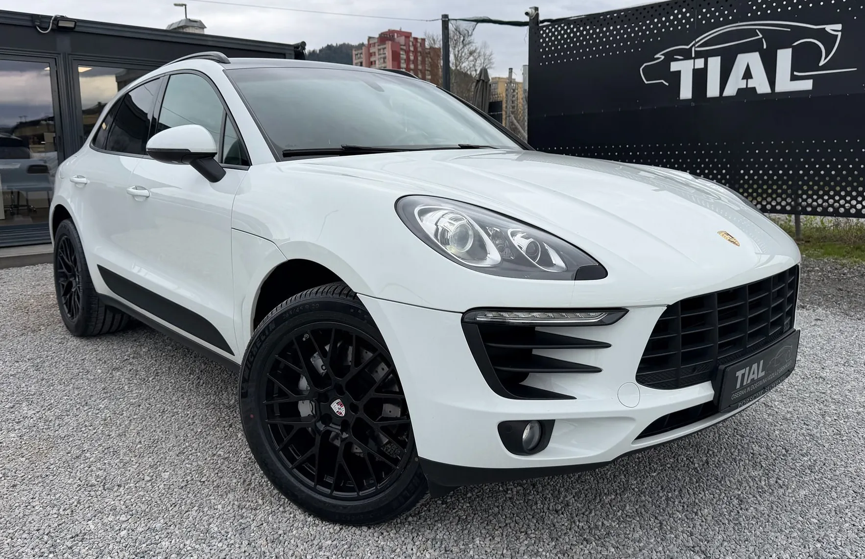Zunanja slika - Porsche Macan - 3.0 D LED-20COL-4X4-NAVI-MEMORY-USNJE- MOZ.MENJAVA - 3