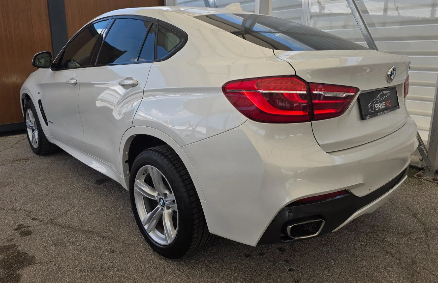 Zunanja slika - BMW X6 - serija : xDrive 30d - GR. + HLAJ. SED. - LED - KAMERA - NAV - 3
