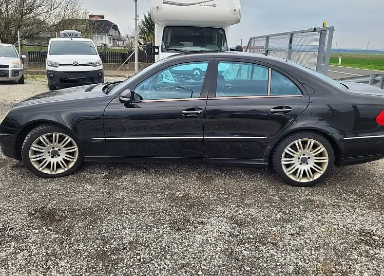 Zunanja slika - Mercedes-Benz E-Razred - E 350 4matic CLASSIC - 5