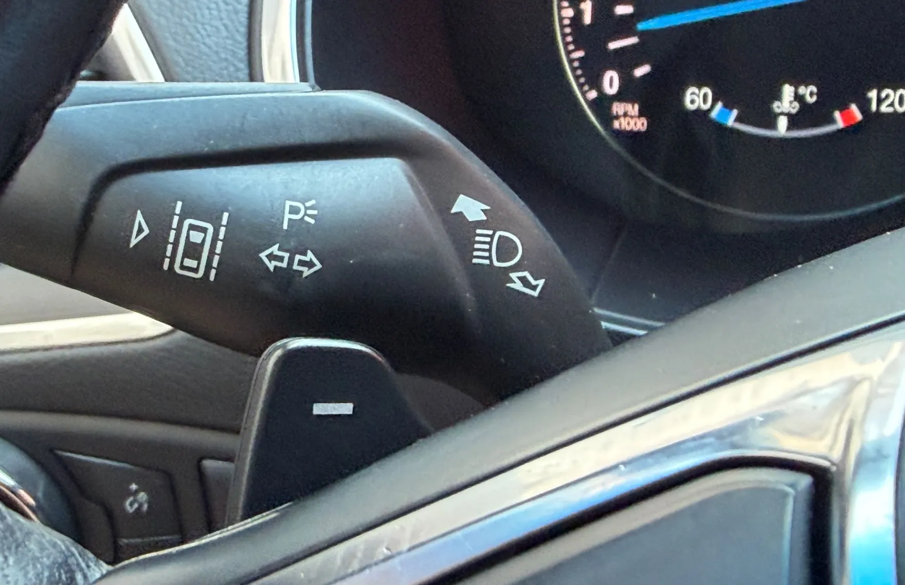 Zunanja slika - Ford Edge - AWD 2.0 TDCi Titanium Powershift-ODLIČEN-KREDIT- - 18