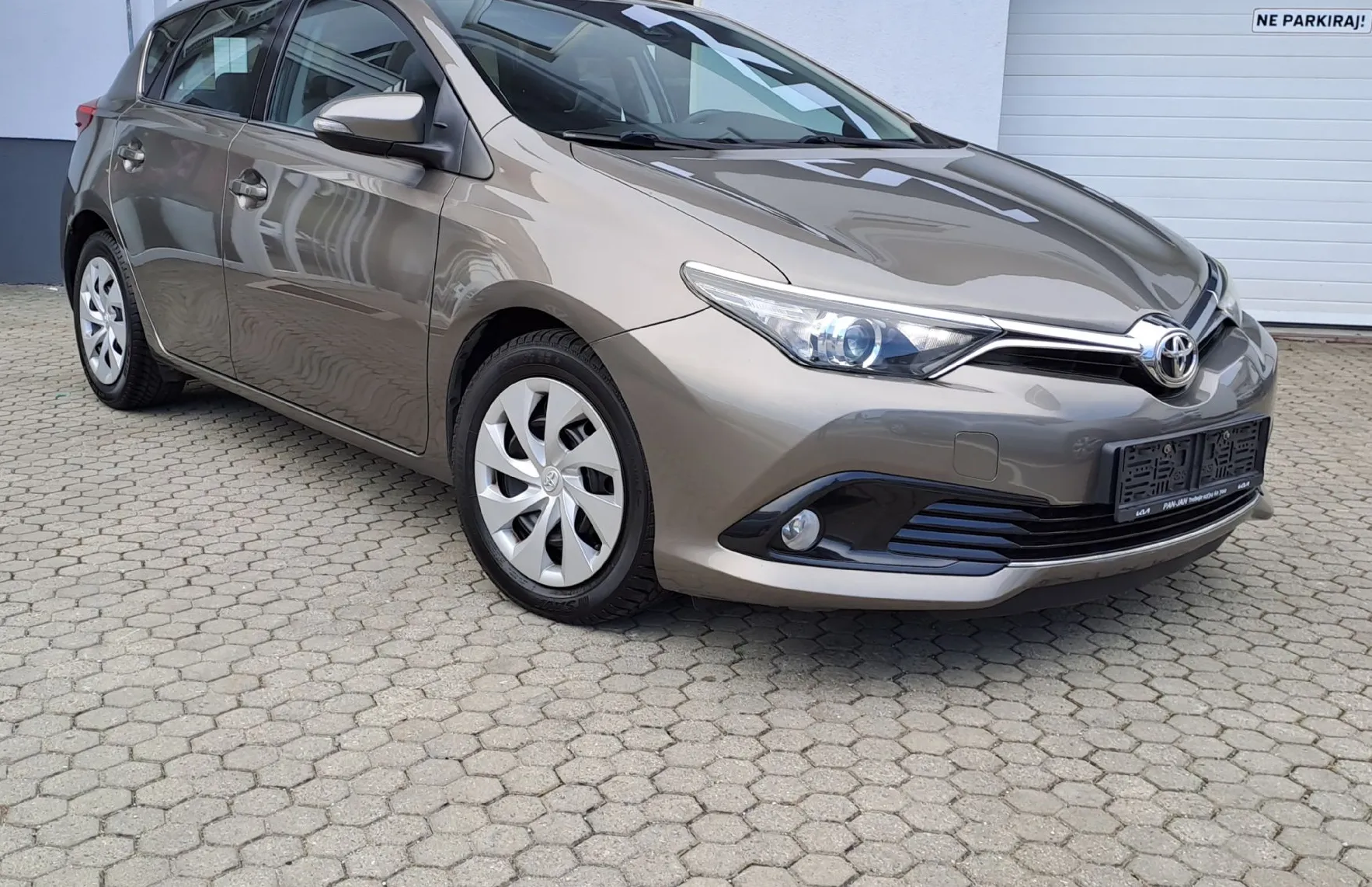Zunanja slika - Toyota Auris - TS 1.6 D-4D Luna - 2