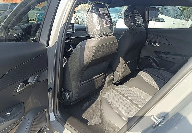 Zunanja slika - Peugeot 2008 - ALLURE HIBRID 145 e-DCT6-ACC-NAVI-KAMERA 360 - 9