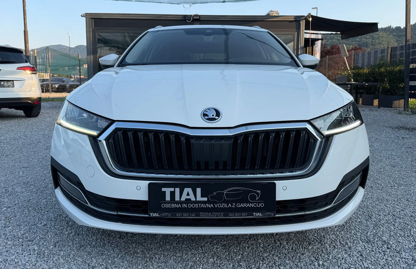 Zunanja slika - Škoda Octavia - 2.0 TDI Style DSG-VIRTUAL-AMBI-ACC-EL.PRTL-ALU - 2