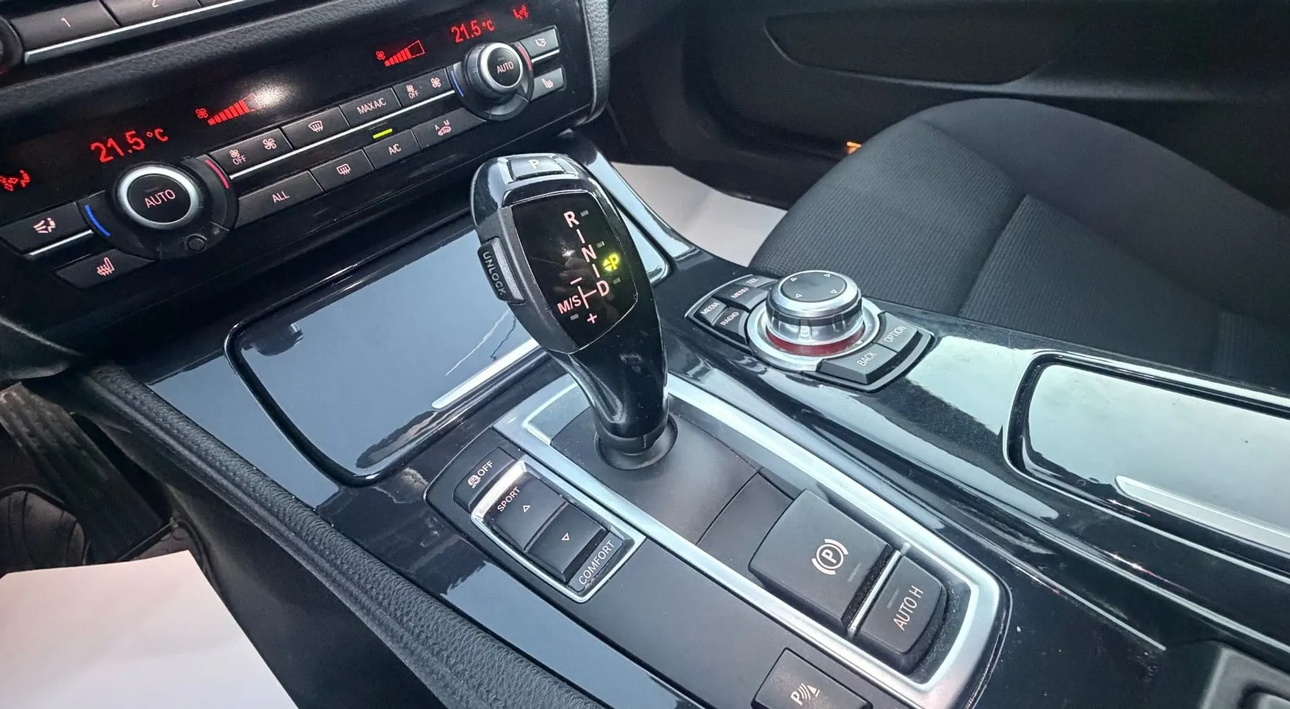 Notranja slika - BMW serija 5: - 525d - 10