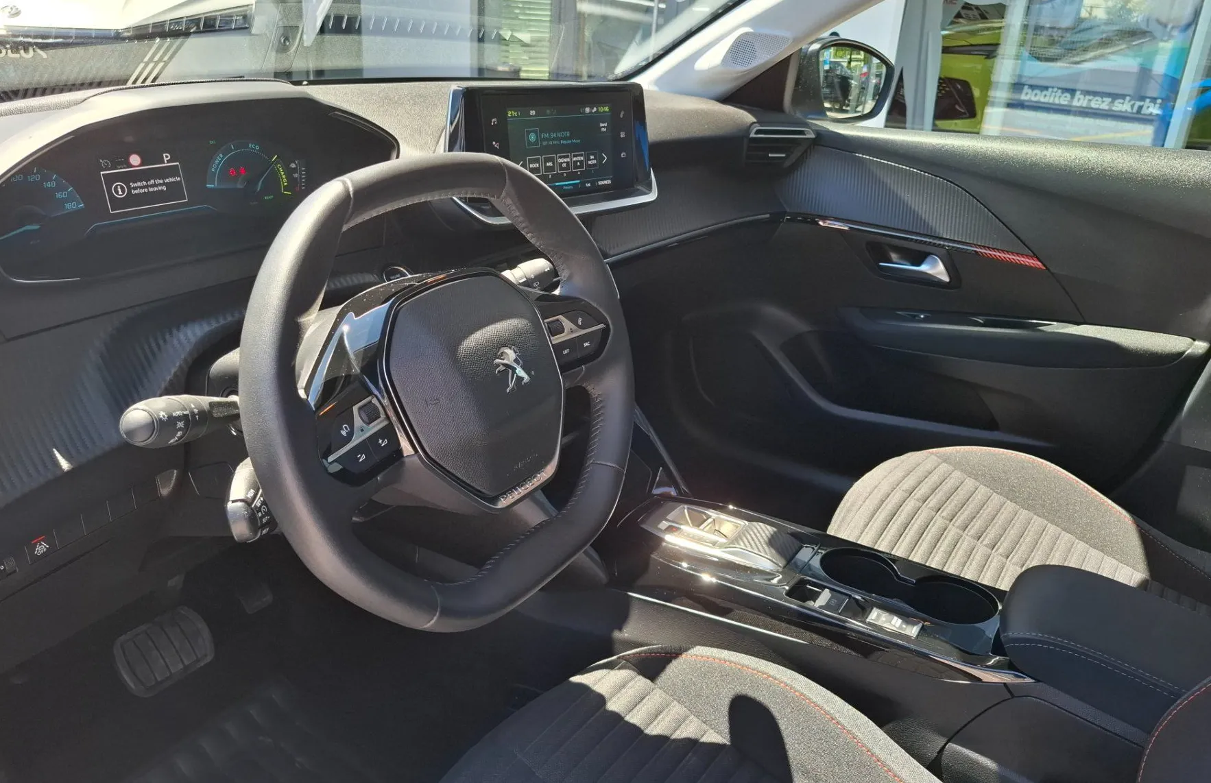 Zunanja slika - Peugeot 208 - EV 100KW - 3000€ SUBVENCIJE - POVRNITEV DDV-ja - 9