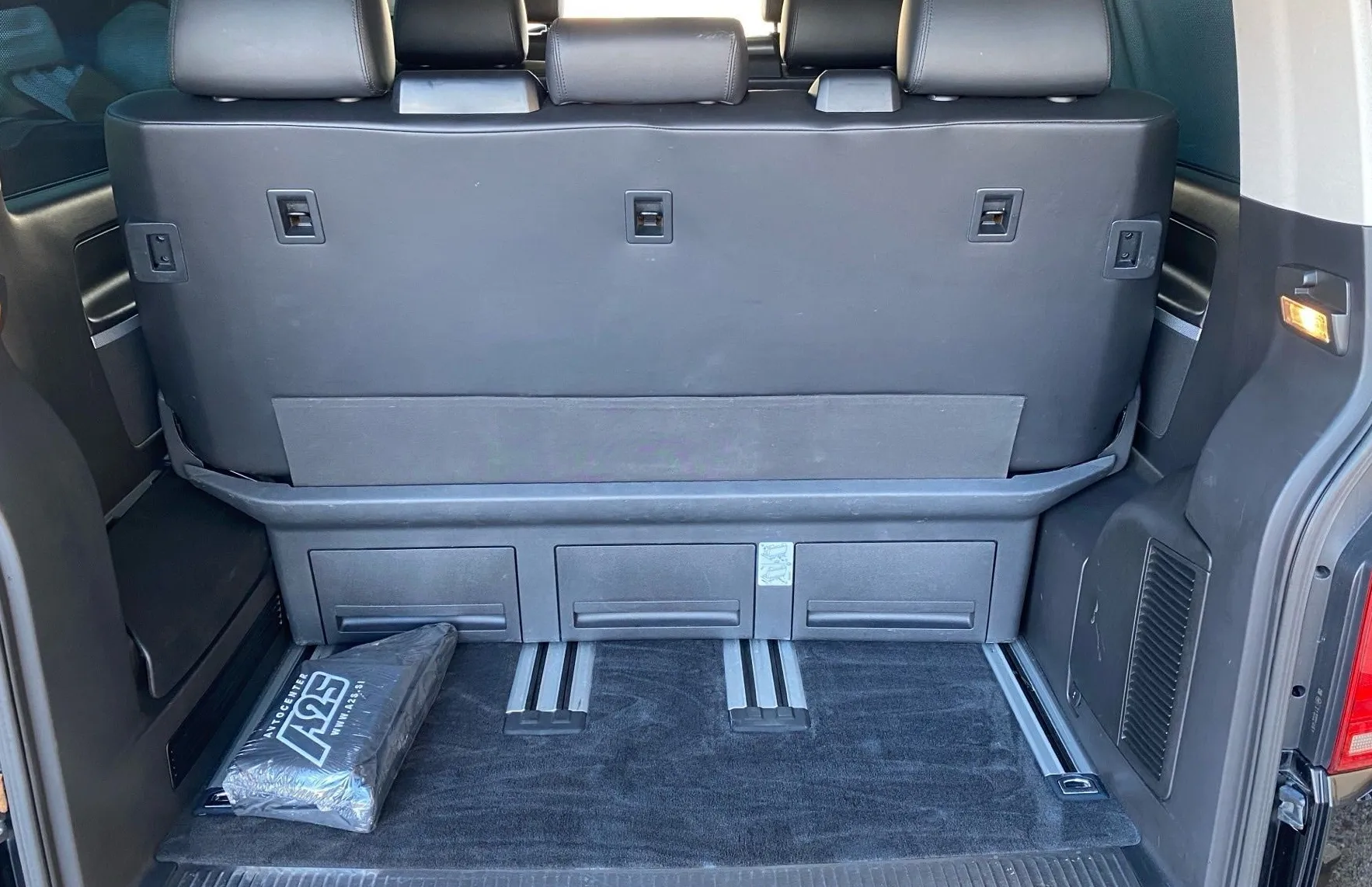 Zunanja slika - VW Multivan - 2.0 TDI DSG Highline-Webasto-LED-Memory-Kljuka... - 11